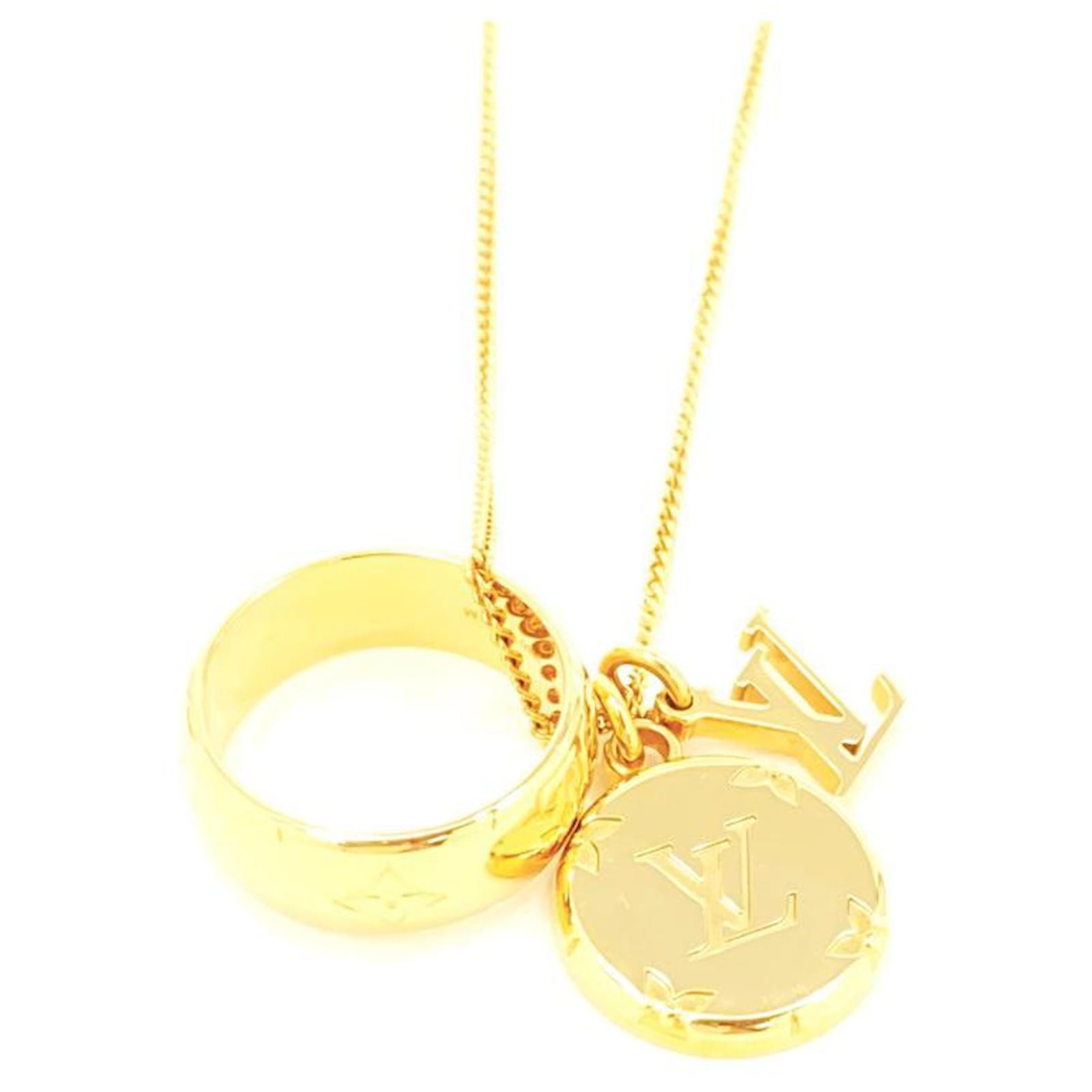 LOUIS VUITTON Necklace Pendant Accessories Ring Necklace Monogram Gold  Golden Metal ref.701462 - Joli Closet