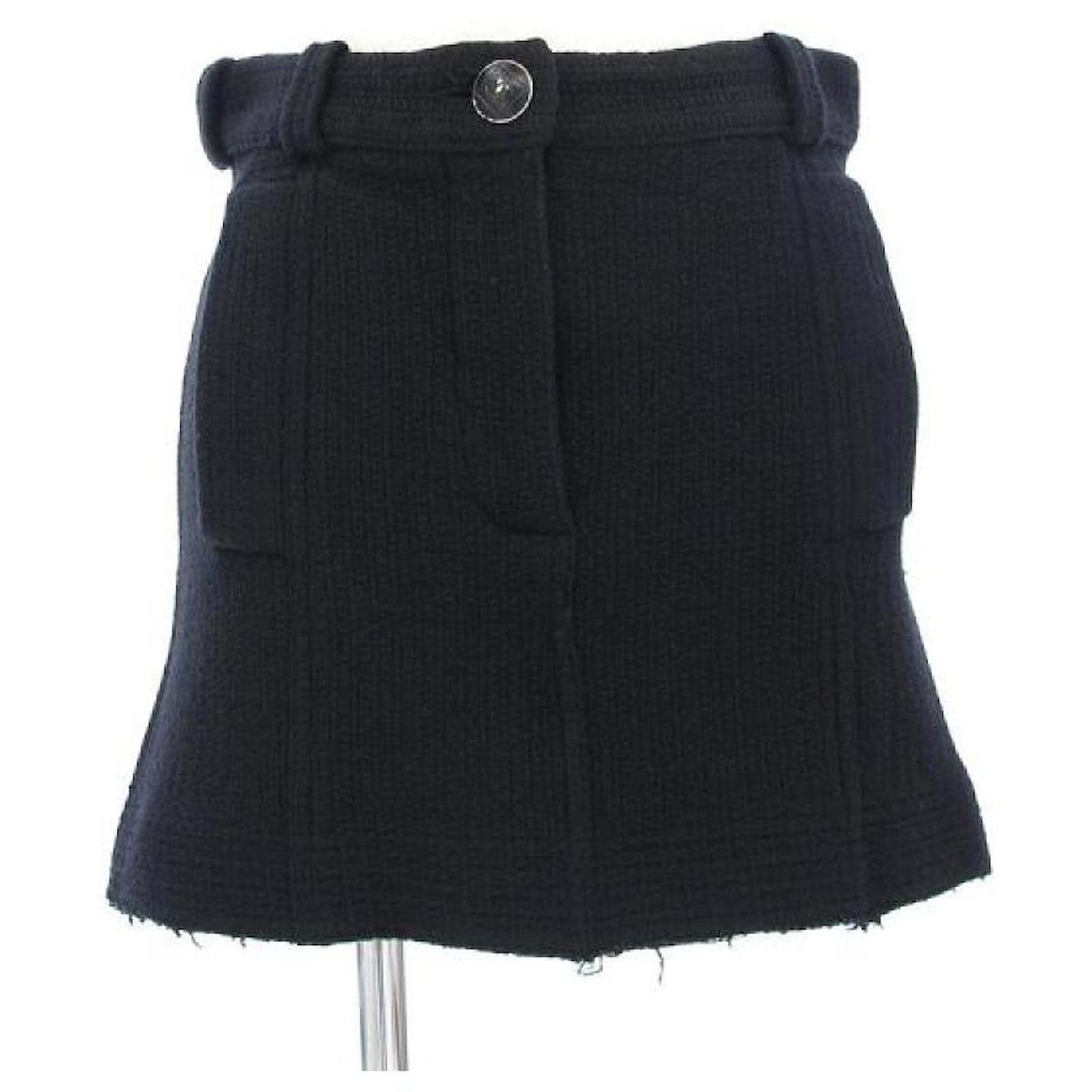 [Chanel] Chanel 08A Wool Tweed Jacket & Skirt Set Black x Gold 44 [Used] [Authenticated and Guaranteed Authentic] 210992