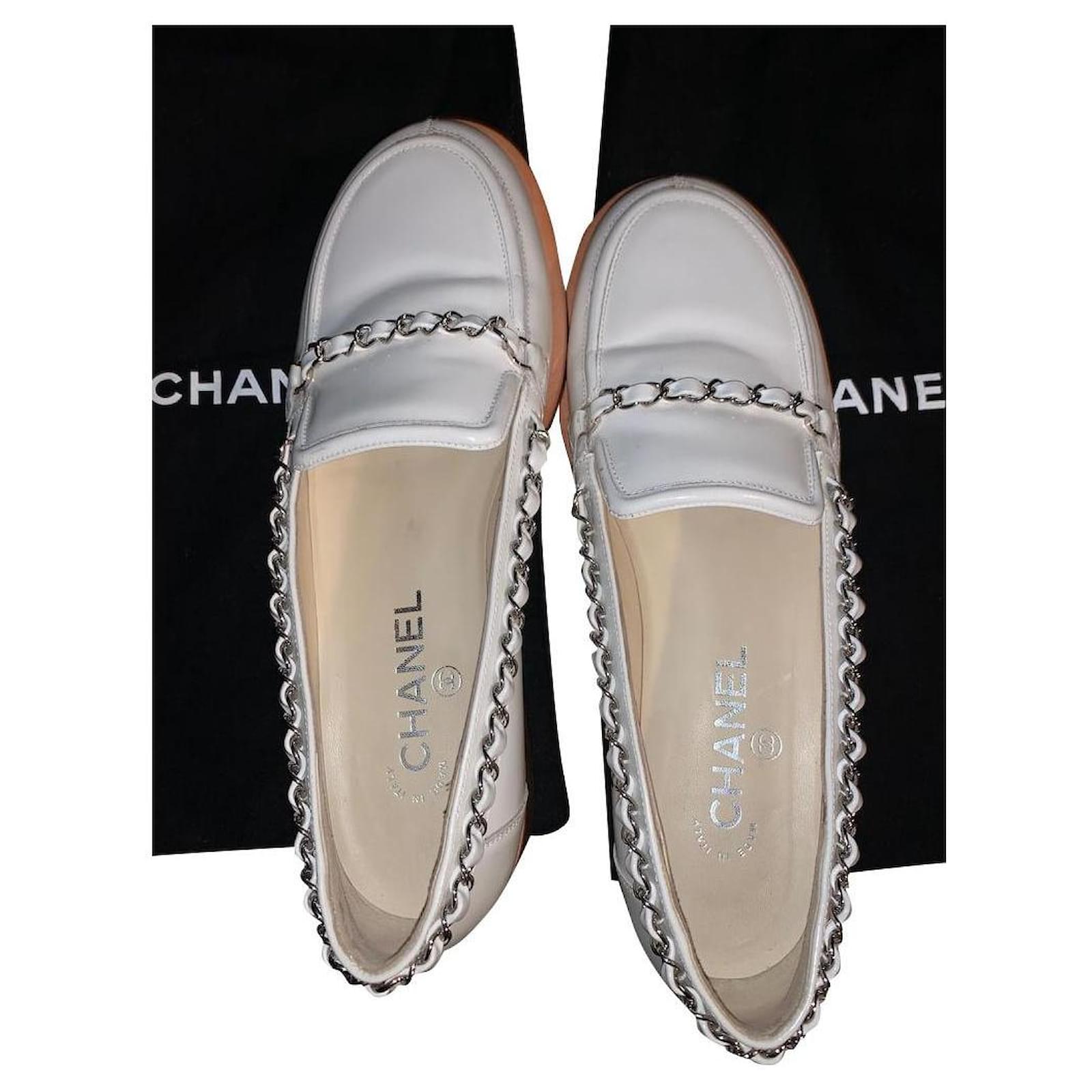 Chanel Black/White Patent Leather CC Chain Link Slip On Loafers Size 39  Chanel