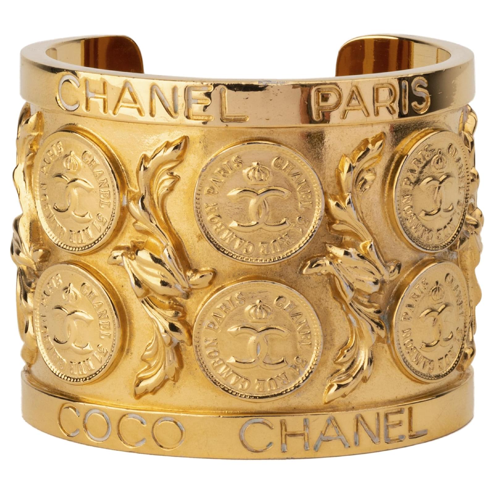 Chanel Impressive logo lucite vintage cuff c.1990 - Katheley's