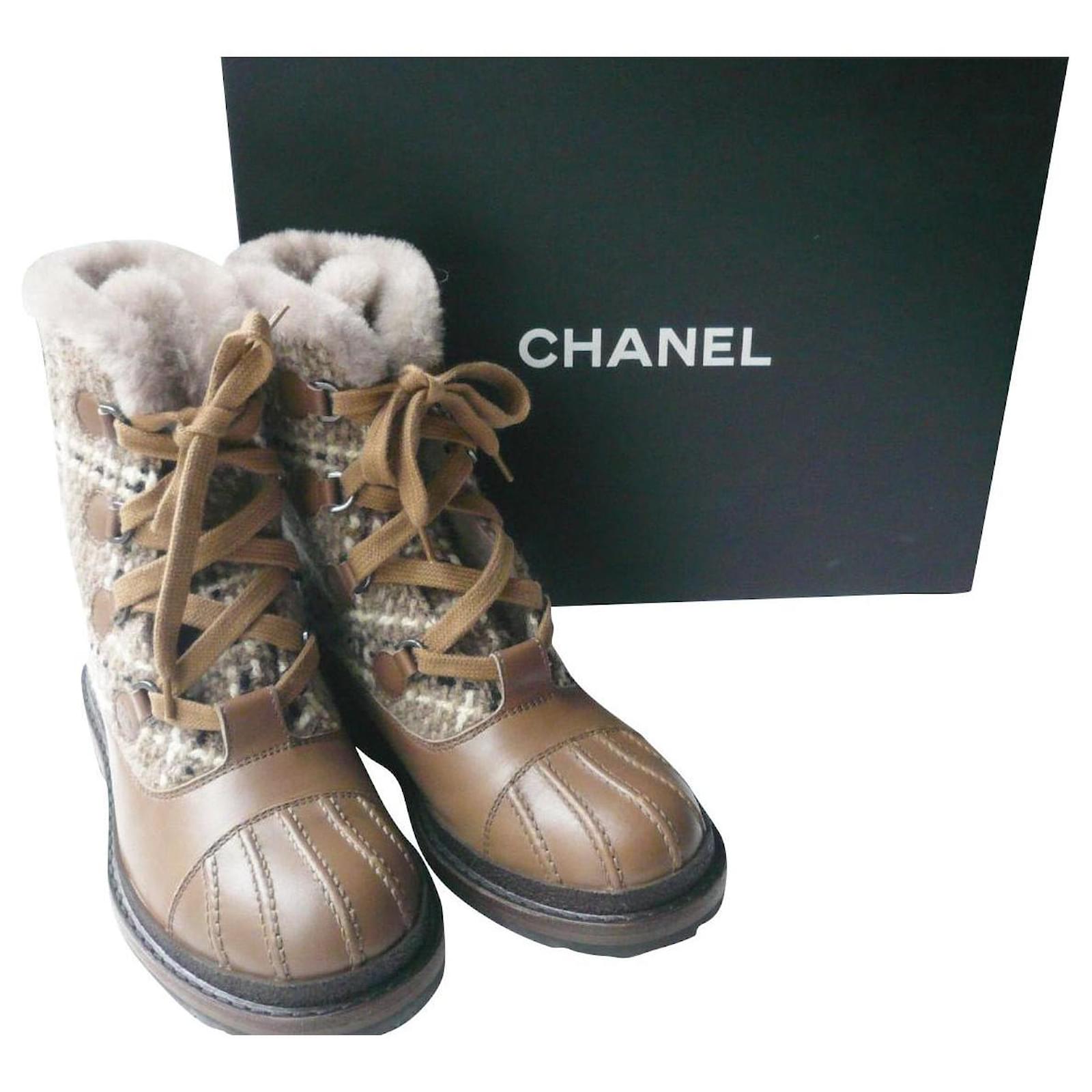 65326 auth CHANEL cream leather 2020 SHEARLING LINED LACE UP Boots Shoes  37.5