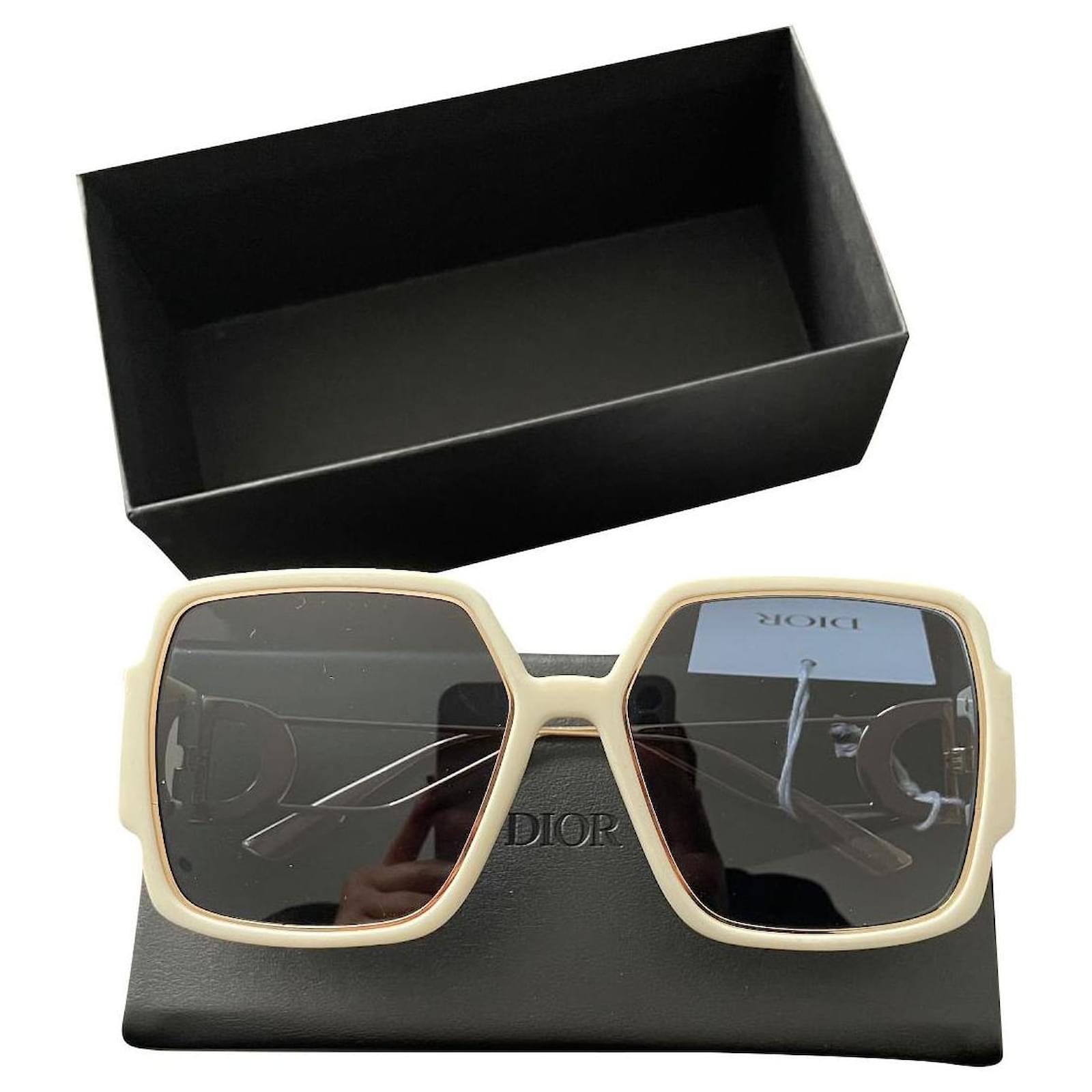 Lịch sử giá Dior Sunglasses With Box Fashion Goggle Aviator Sunglasses cập  nhật 62023  BeeCost