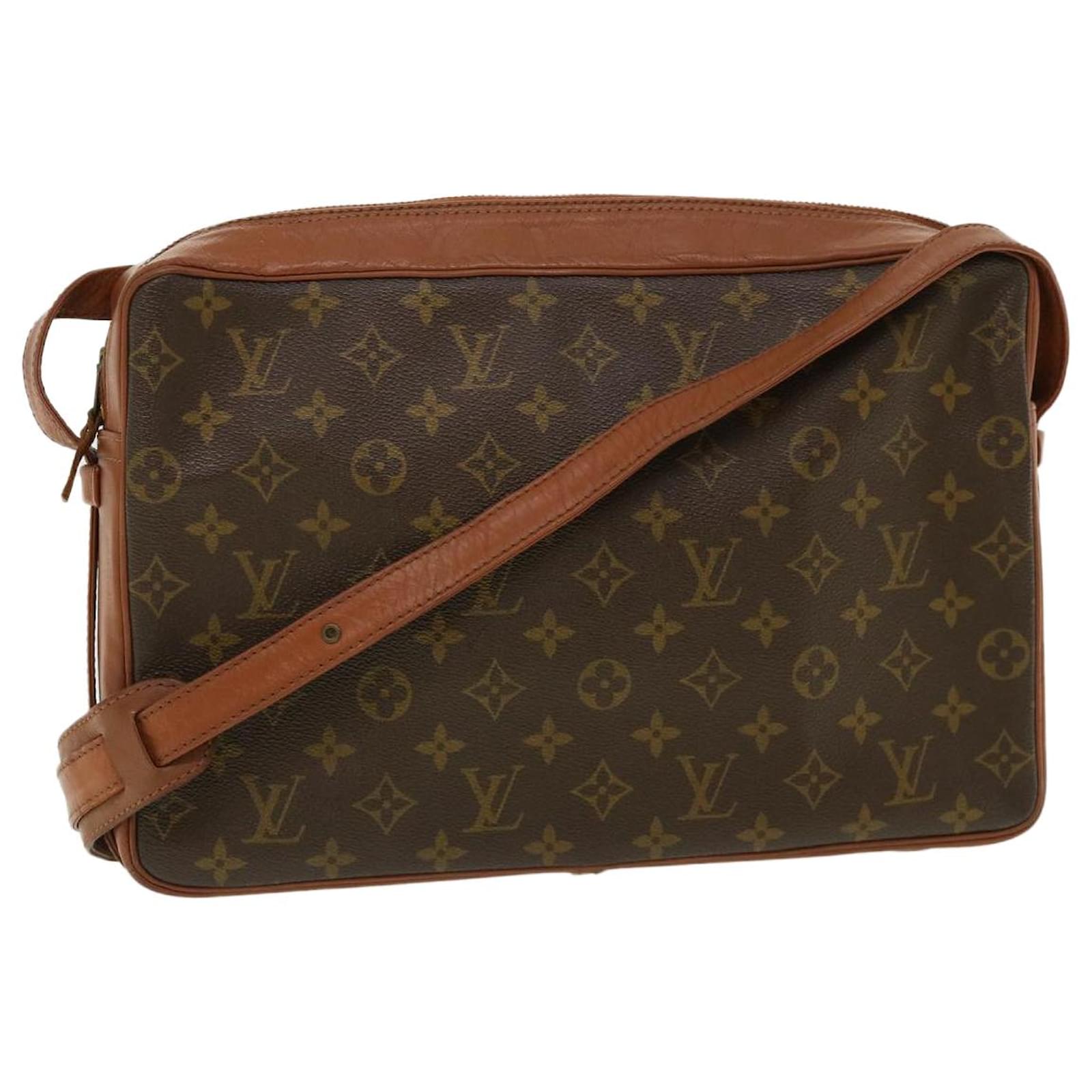 LOUIS VUITTON Monogram Sac Bandouliere 35 Shoulder Bag Vintage LV Auth  ar8023b Cloth ref.711073 - Joli Closet