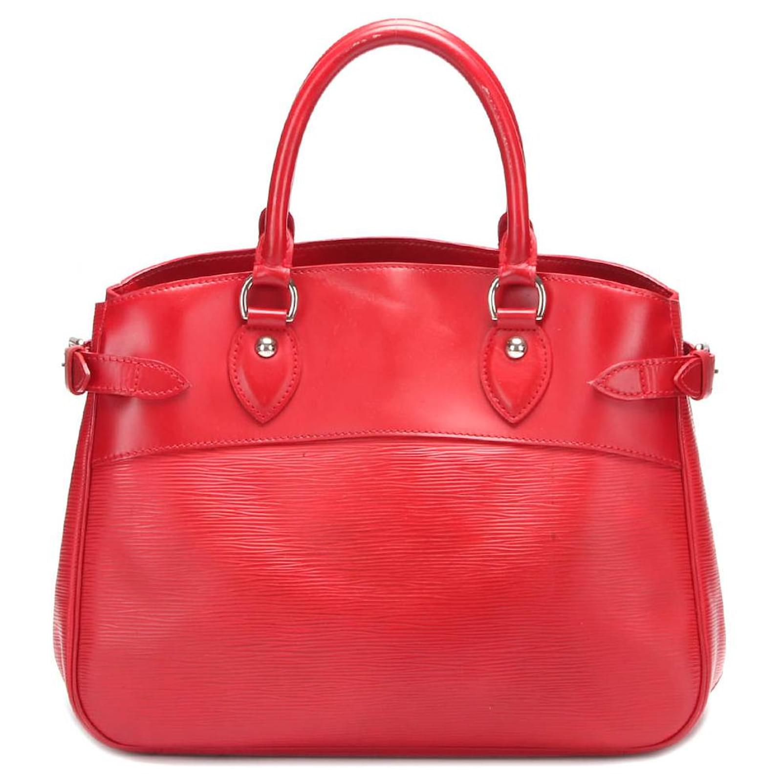 Louis Vuitton Passy Red Leather ref.711730 - Joli Closet