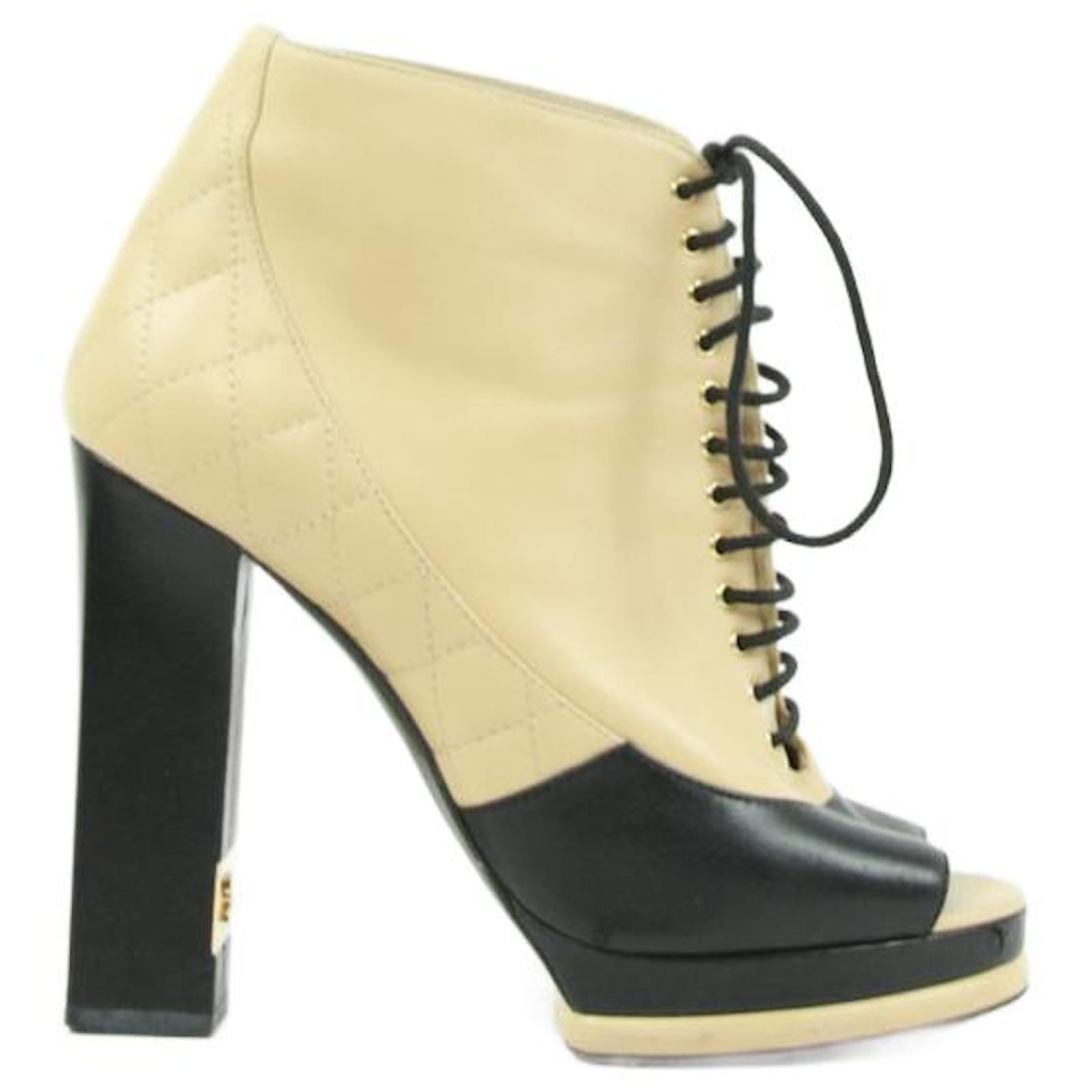 Chanel boots 38 Beige Leather ref.712390 - Joli Closet