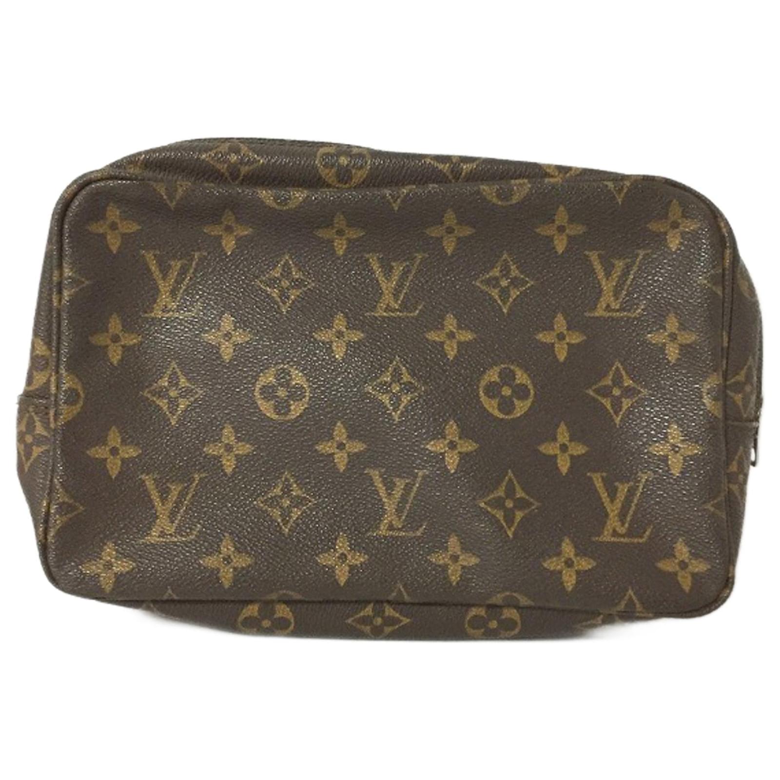 Louis Vuitton Trousse de Toilette 25 Brown Cloth ref.713452 - Joli Closet