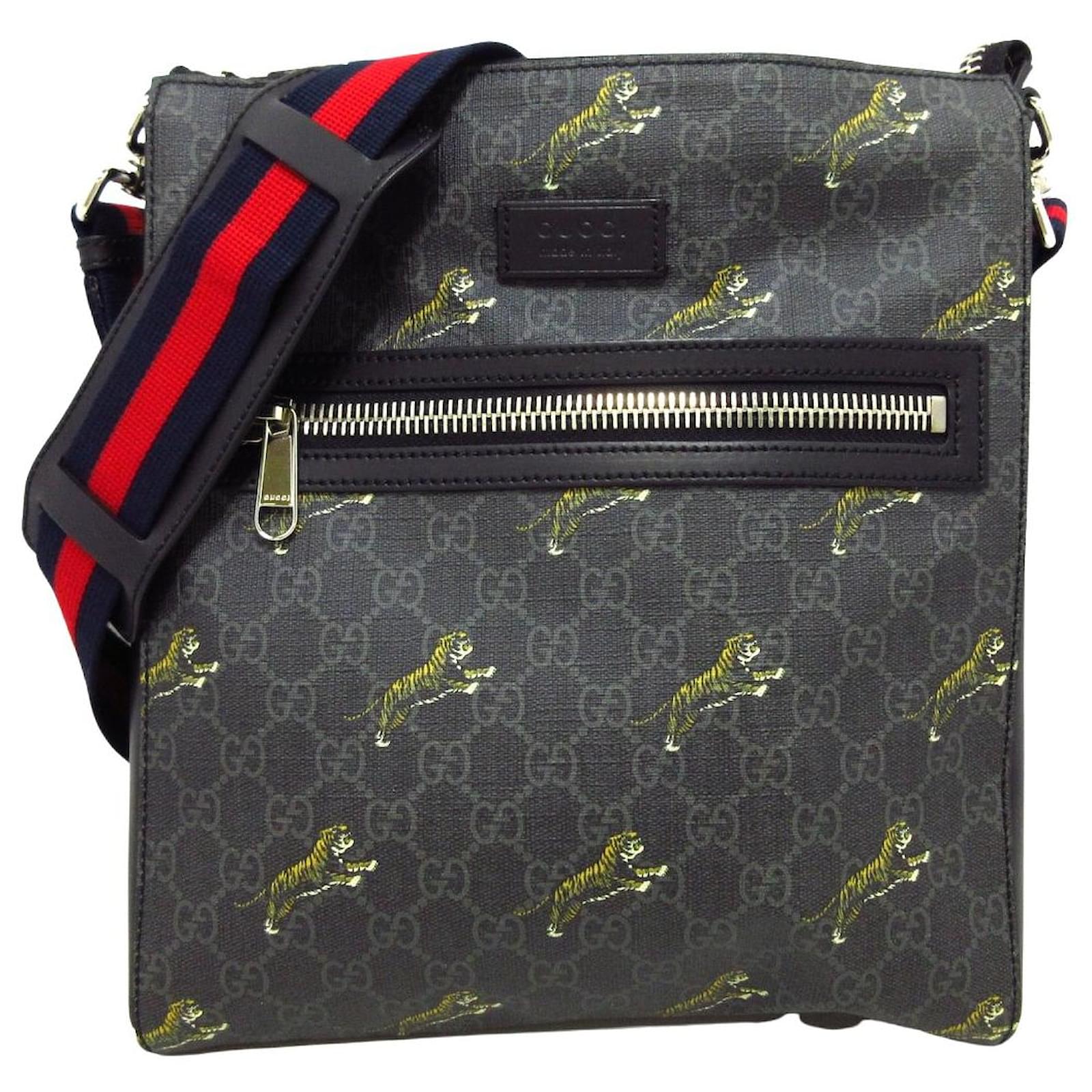 Gucci Messenger Black Cloth ref.713524 Joli Closet