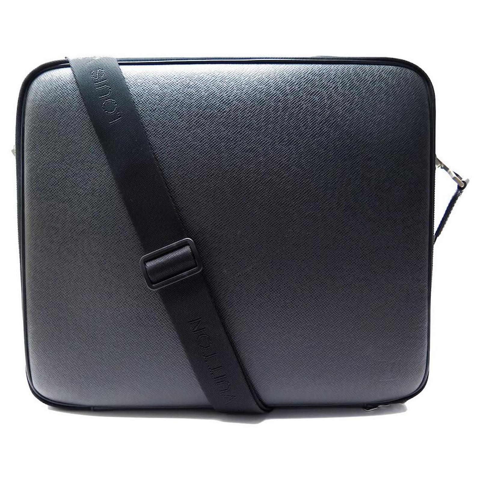 Louis Vuitton Taiga briefcase anthracite