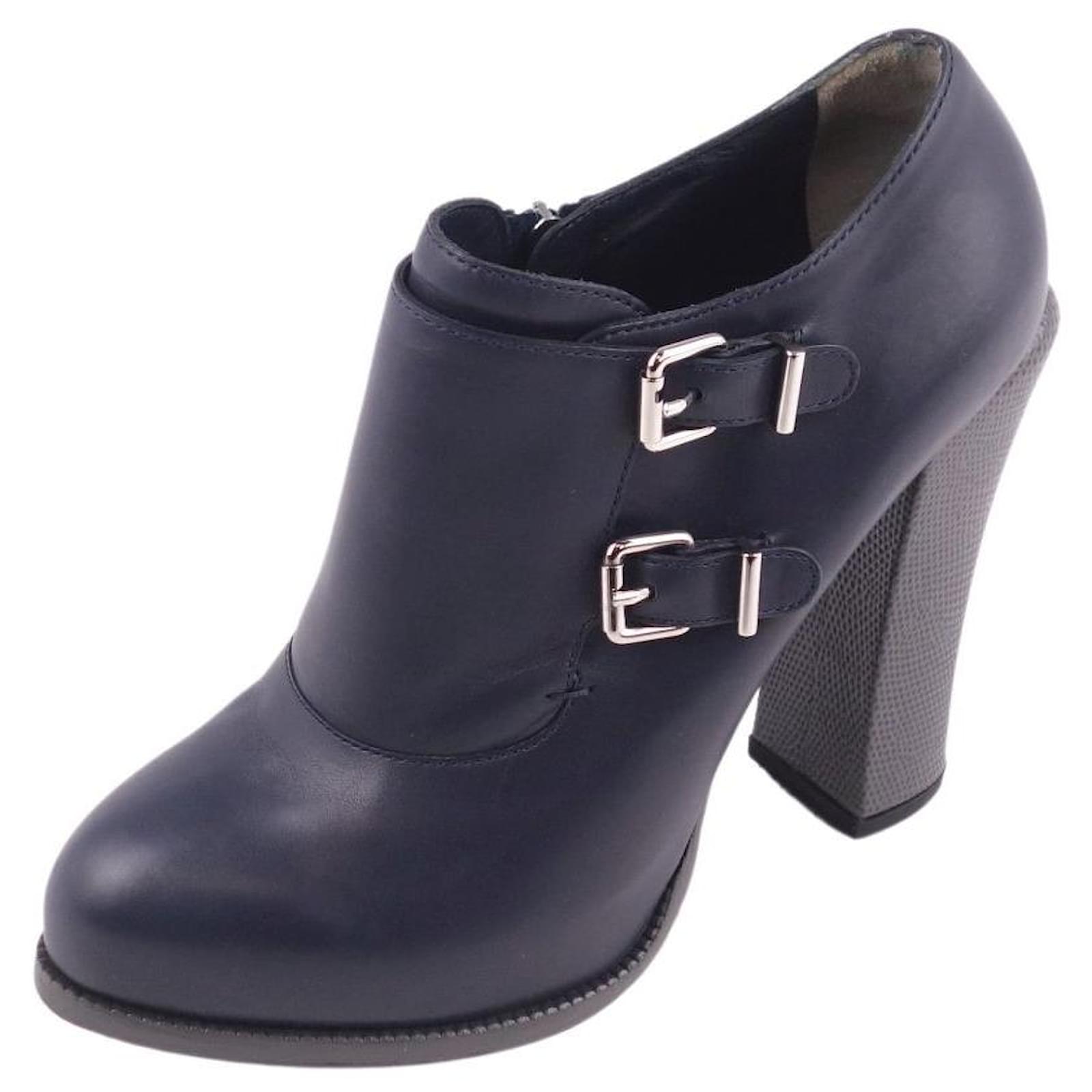 Bottines Fendi FENDI bottes en cuir de veau chaussures à talons