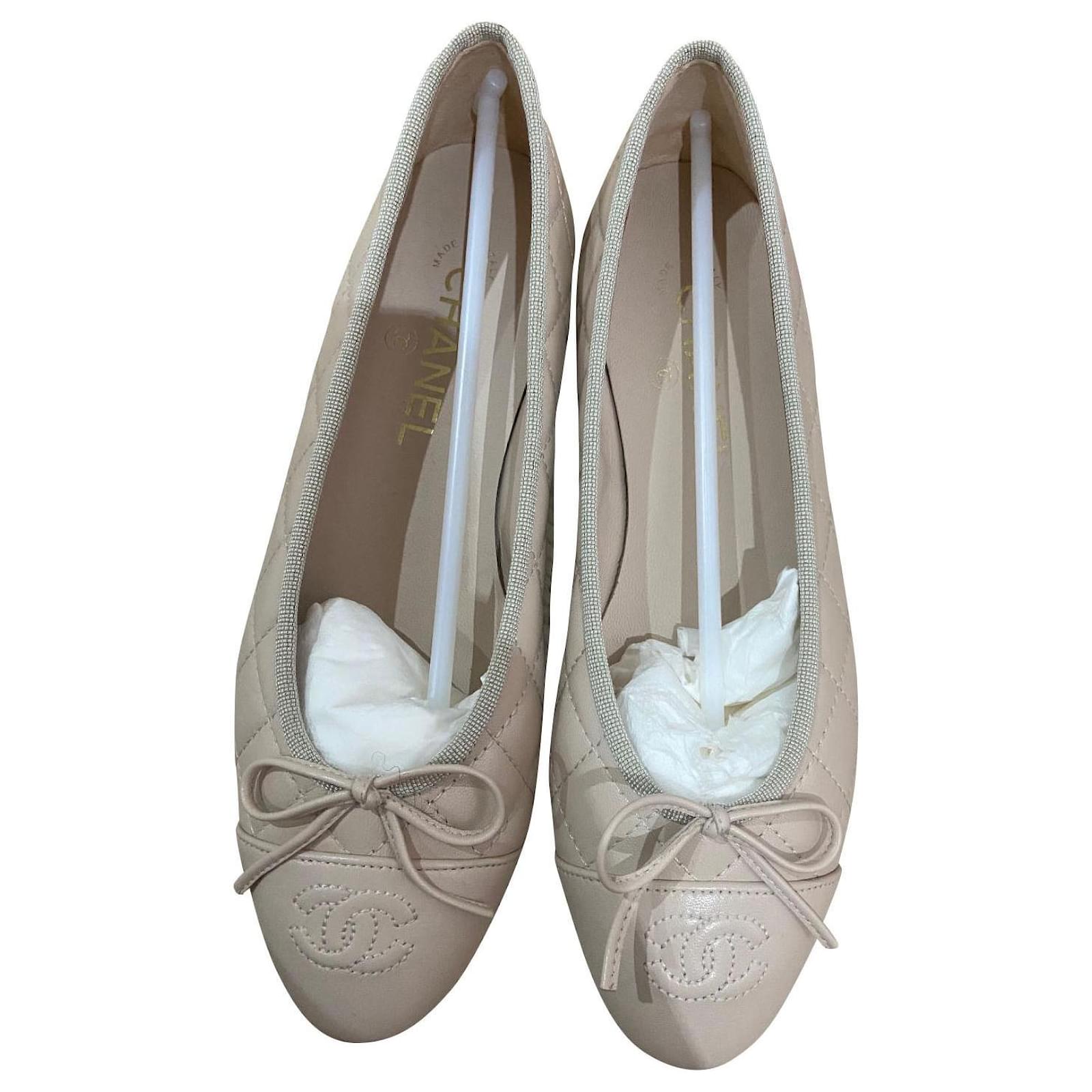 Cambon Chanel Ballerinas Beige Leather ref.716194 - Joli Closet