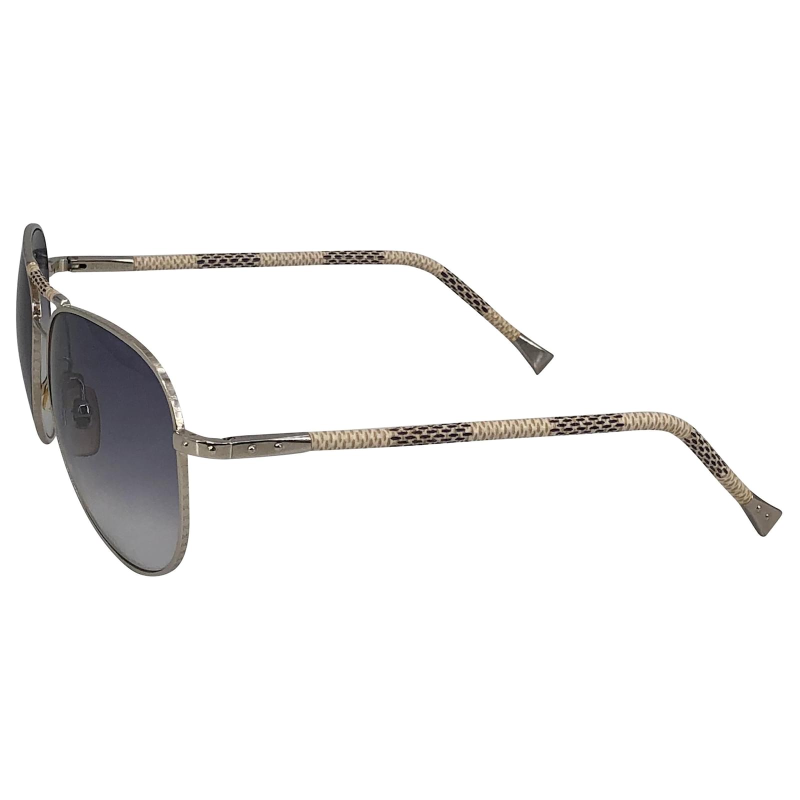 Louis Vuitton Pilot sunglasses in damier azur silver frames Silvery  Metallic ref.718127 - Joli Closet