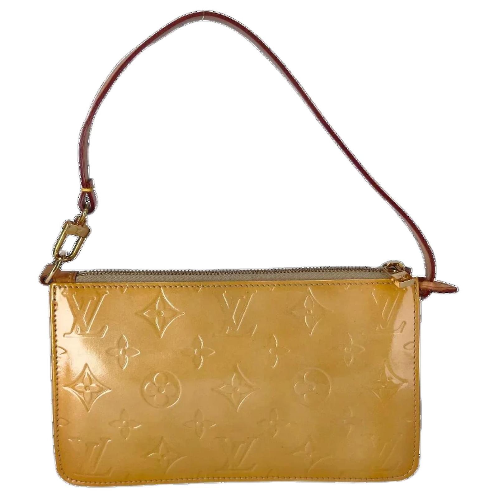 Yellow Leather Louis Vuitton Lexington Pochette ref.718844 - Joli Closet