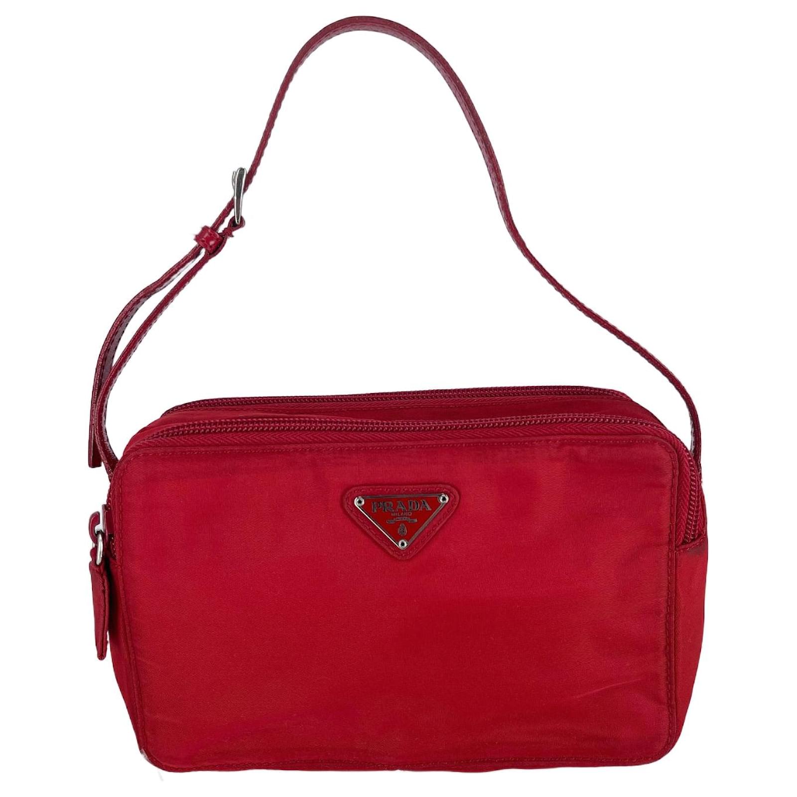 Prada Bolso de mano de nailon rojo Roja Nylon  - Joli Closet