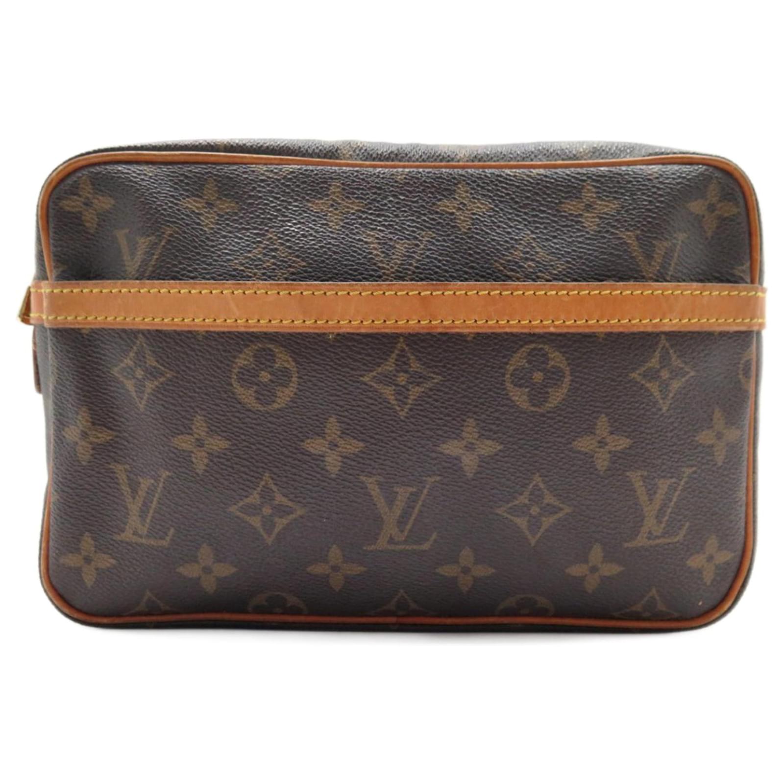 LOUIS VUITTON Monogram Vernis Sorby Clutch Bag Beige MLS615 LV