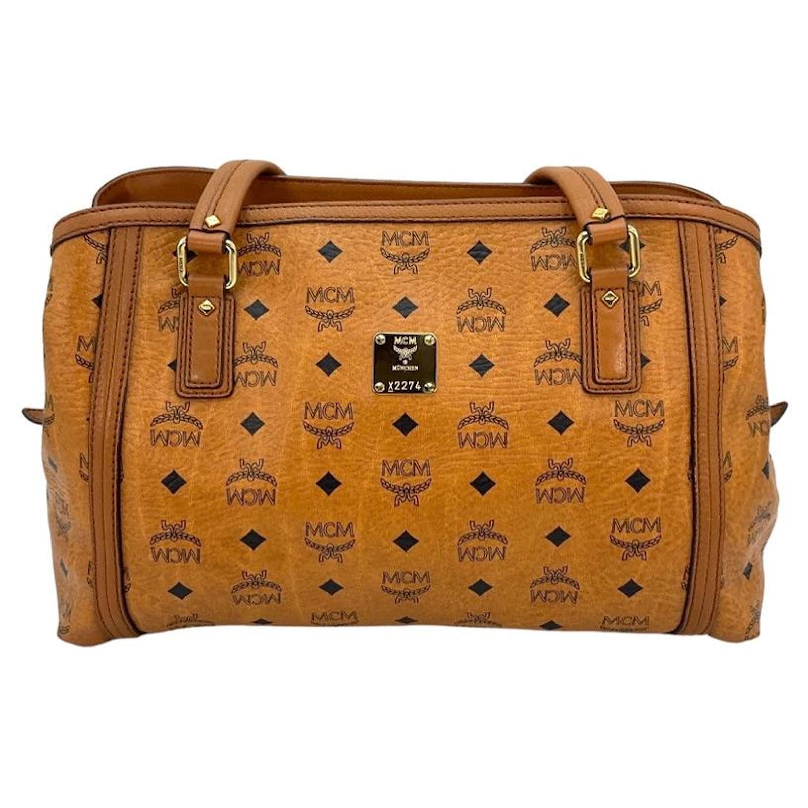 MCM, Aren Sling Bag in Visetos Rucksäcke