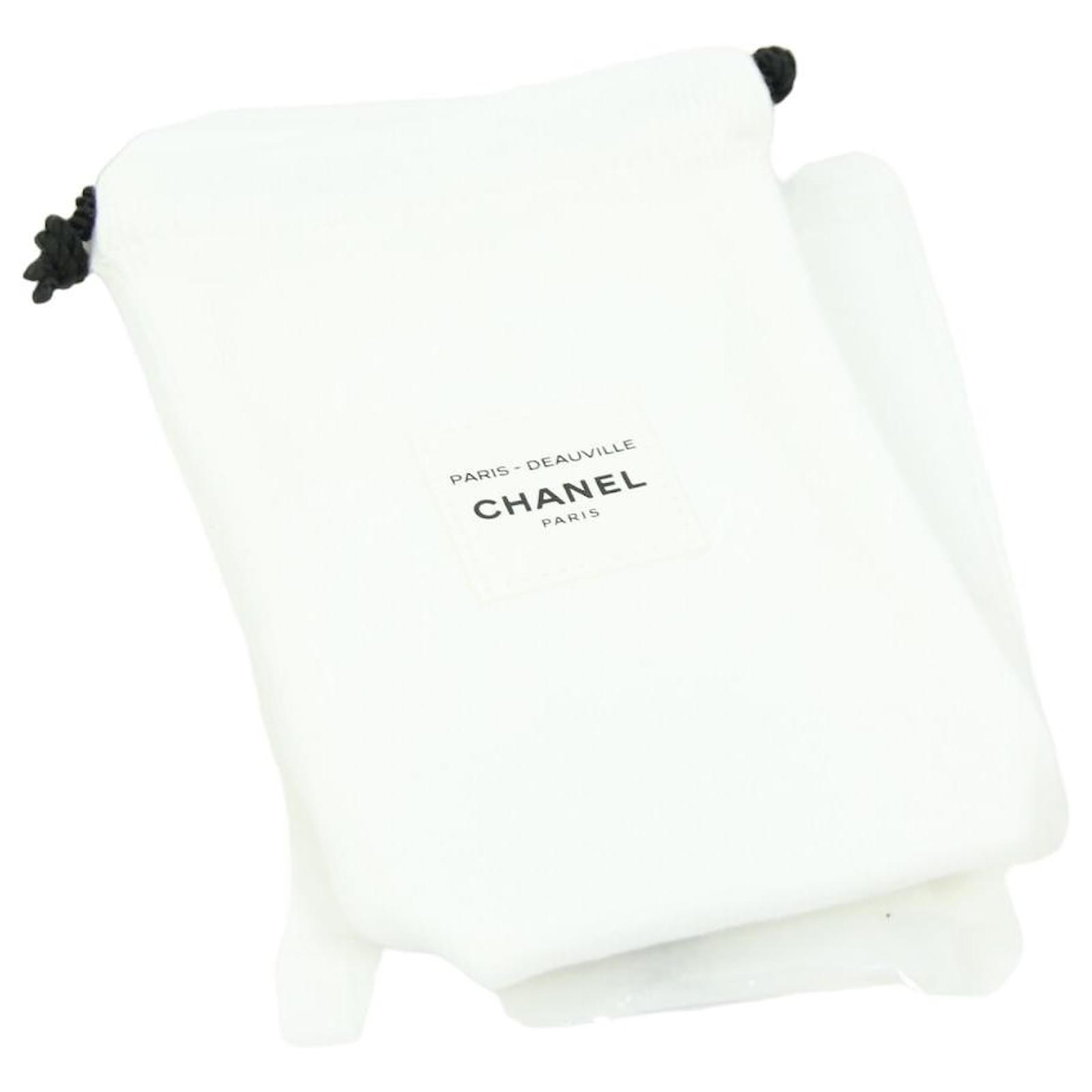 Chanel discount white pouch