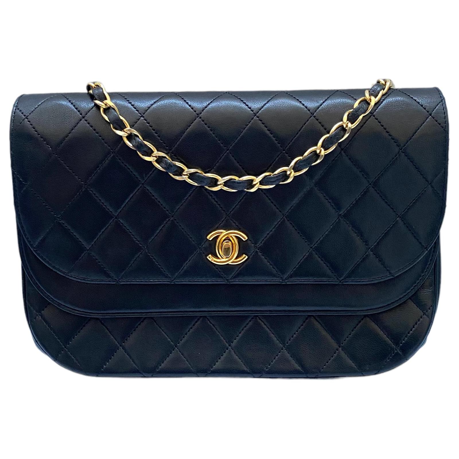 CHANEL Handbags Timeless/Classique Leather Black ref.725168 - Joli