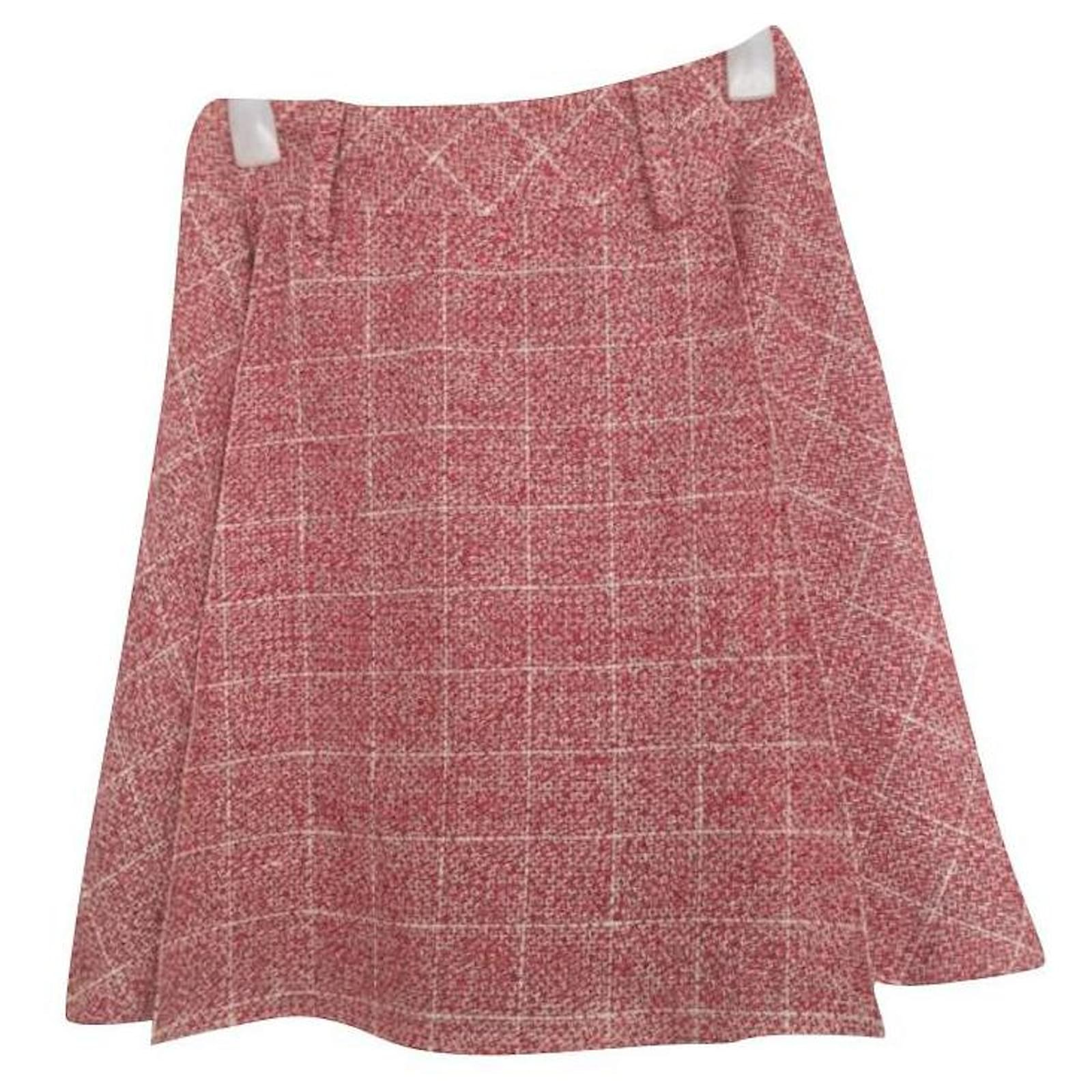 aluminium Gevestigde theorie Continu Chanel Skirts White Red Tweed ref.725363 - Joli Closet