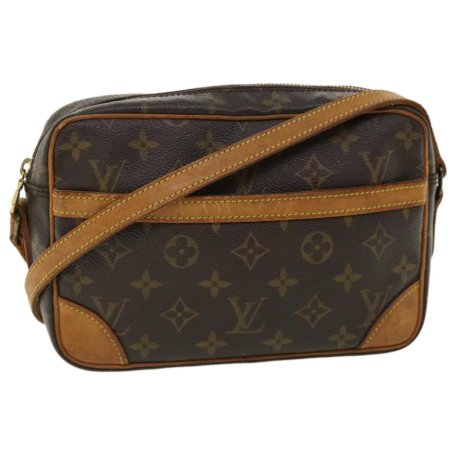 LOUIS VUITTON Louis Vuitton Monogram Trocadero 23 Shoulder Bag Pochette  M51276