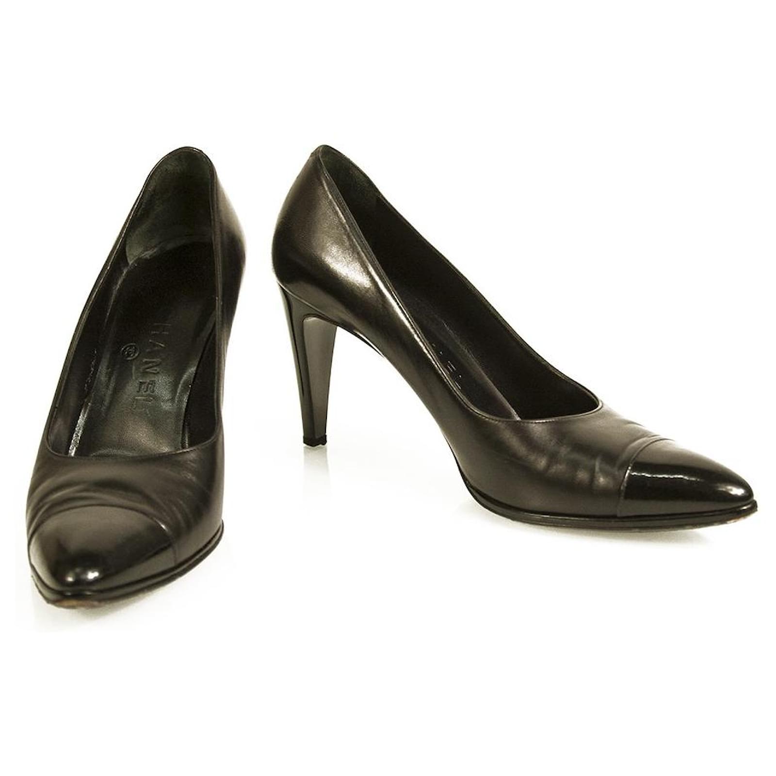 CHANEL Black Leather & Patent Leather Almond Cap Toe Logo Pumps Shoes Heel  37,5C