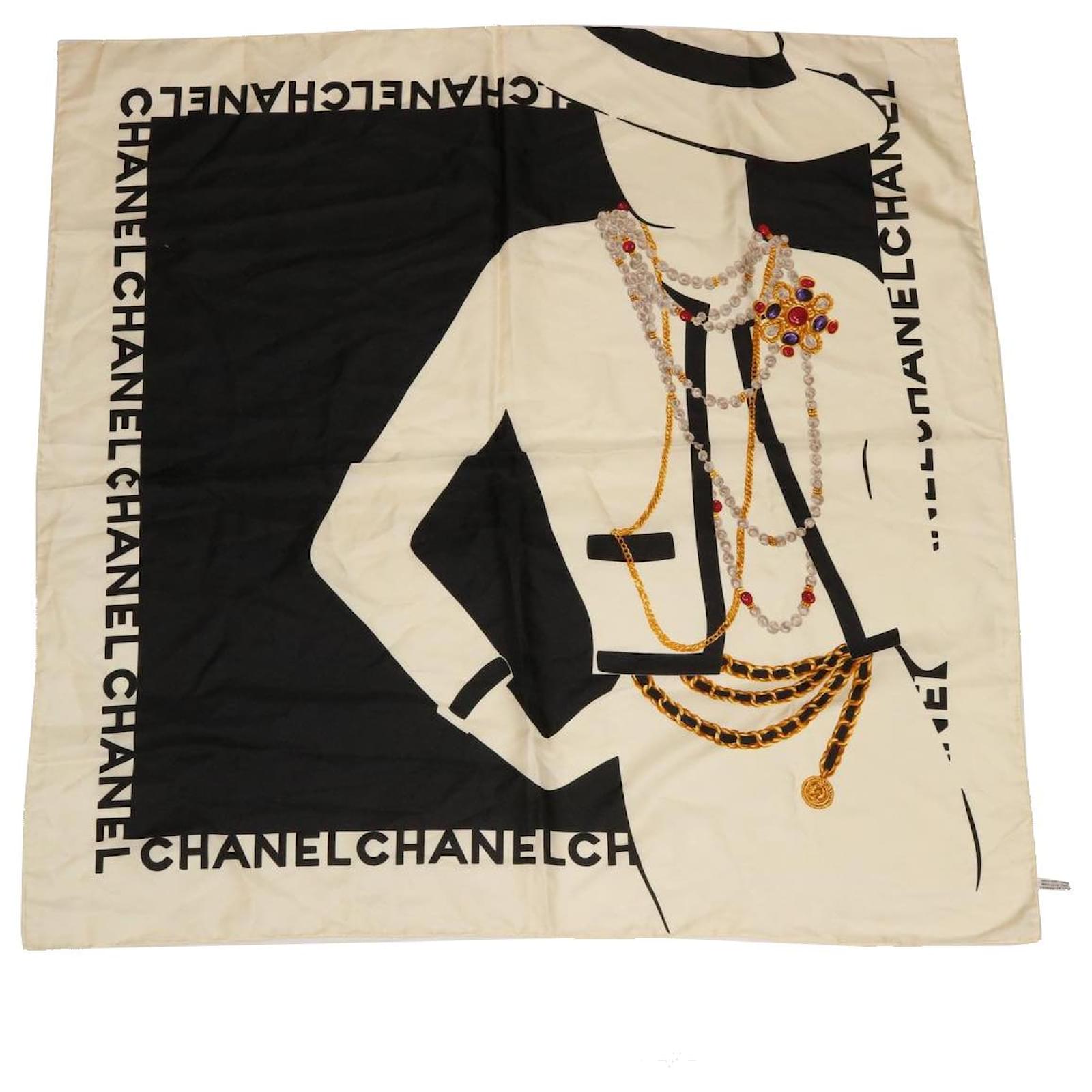 Chanel Scarf Bag – Dina C's Fab and Funky Consignment Boutique