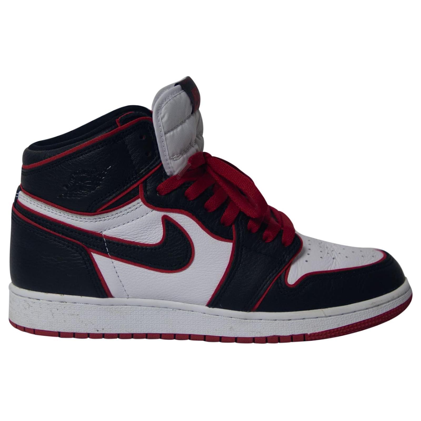Autre Marque Nike Air Jordan 1 High OG Bloodline negro ref.730490 - Joli Closet