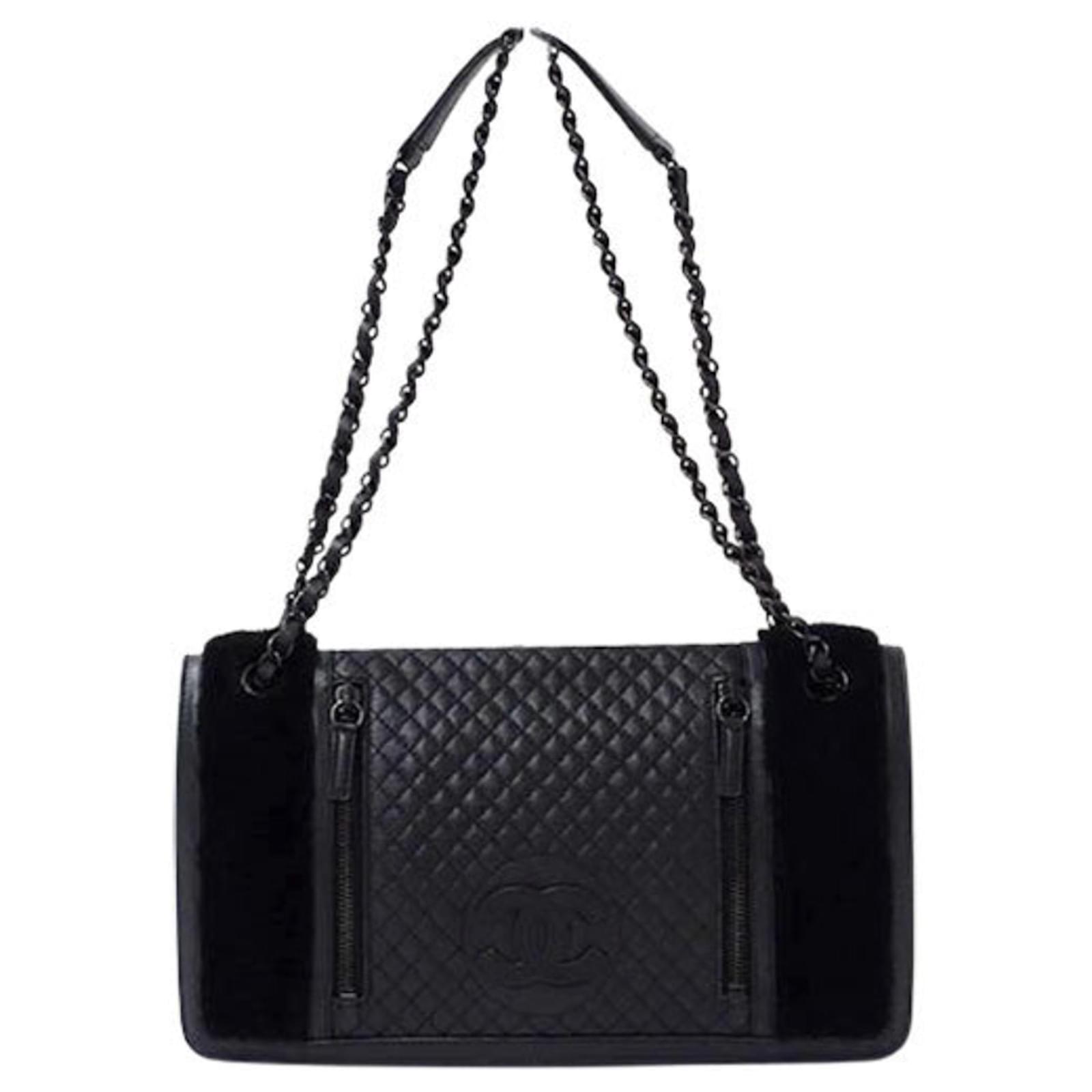 Chanel Black Leather ref.732767 - Joli Closet