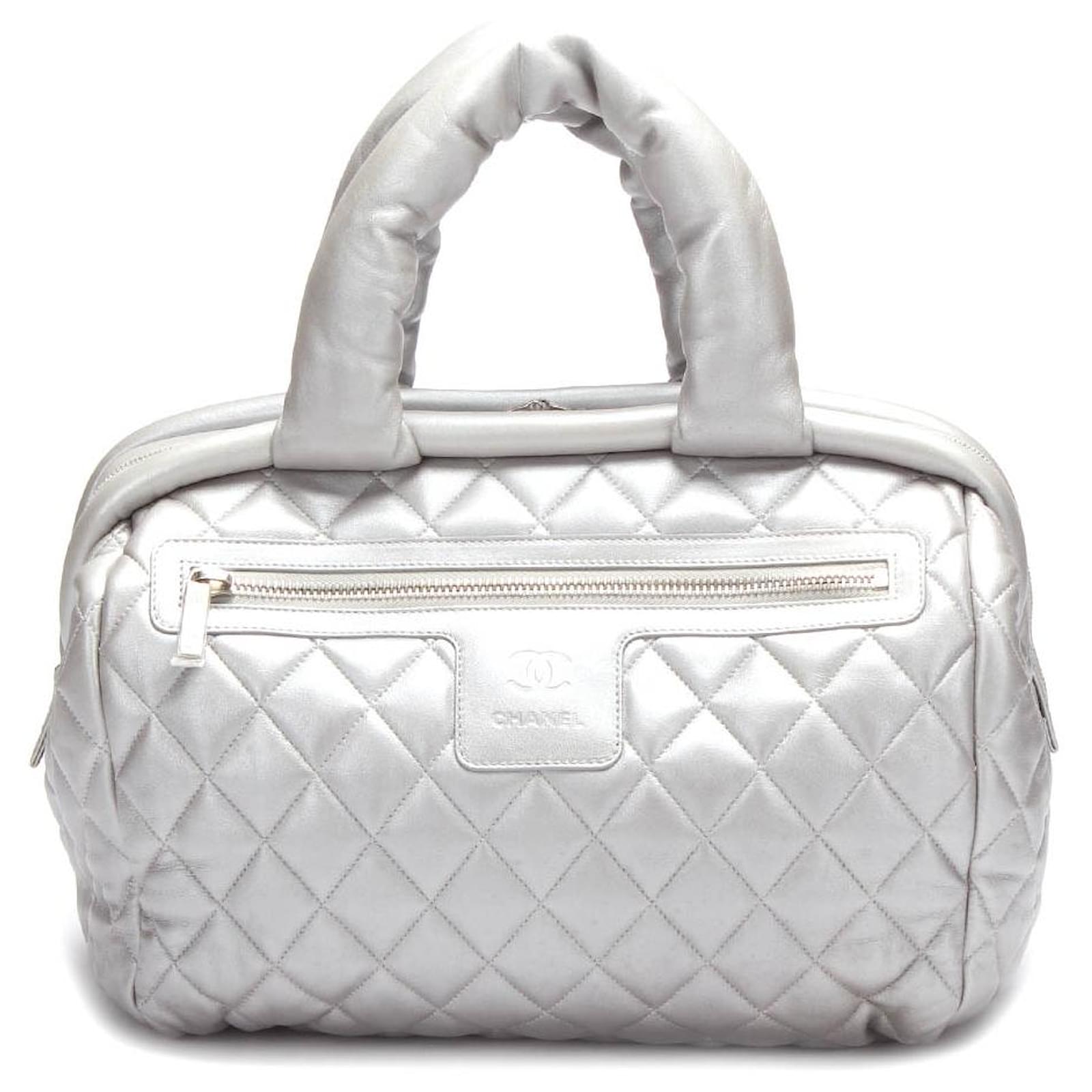 Chanel Matelasse Coco Cocoon Bag Silvery Leather Lambskin ref.733774 - Joli  Closet