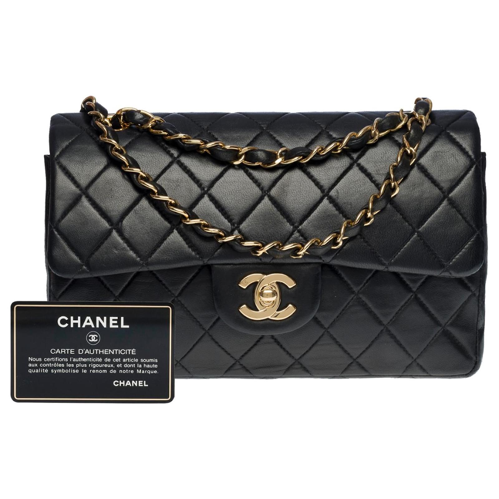 The Iconic Must Have Chanel Timeless Bag 23 cm with lined flap in black  quilted lambskin Leather ref.734949 - Joli Closet