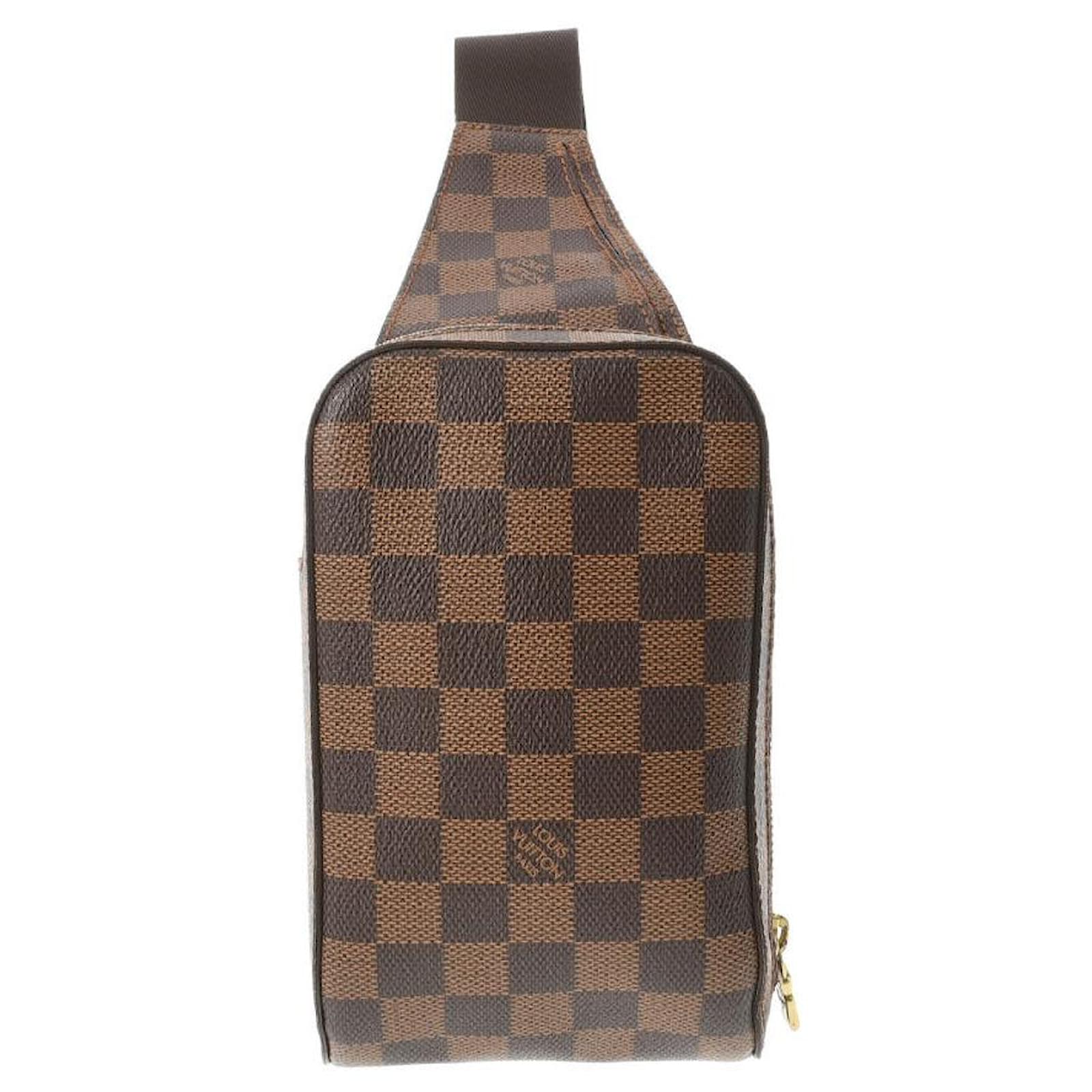 Louis Vuitton Geronimo Brown Cloth ref.241246 - Joli Closet