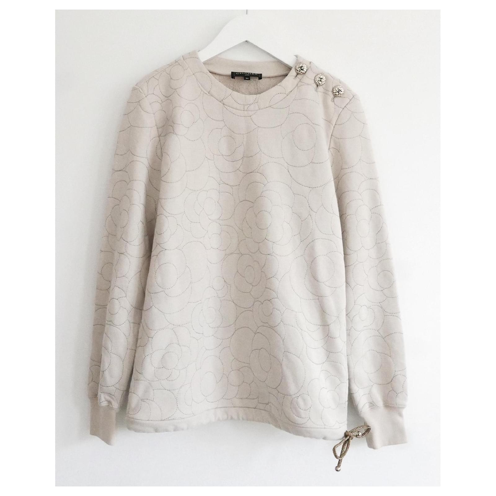 Chanel Coco Neige 2018 Camelia Quilted Sweatshirt Beige Cotton ref.737372 -  Joli Closet