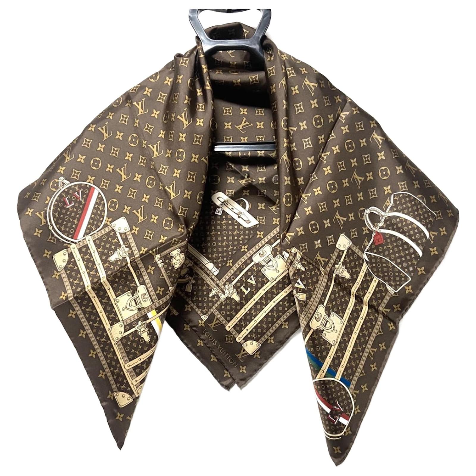 Louis Vuitton Brown Silk ref.738052 - Joli Closet