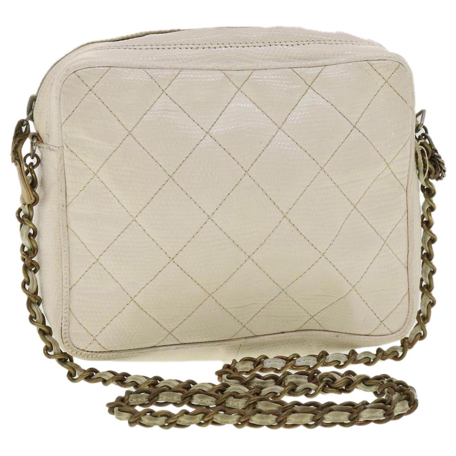 CHANEL Matelasse Shoulder Bag Snake pattern Enamel White CC Auth pt5208  ref.738859 - Joli Closet