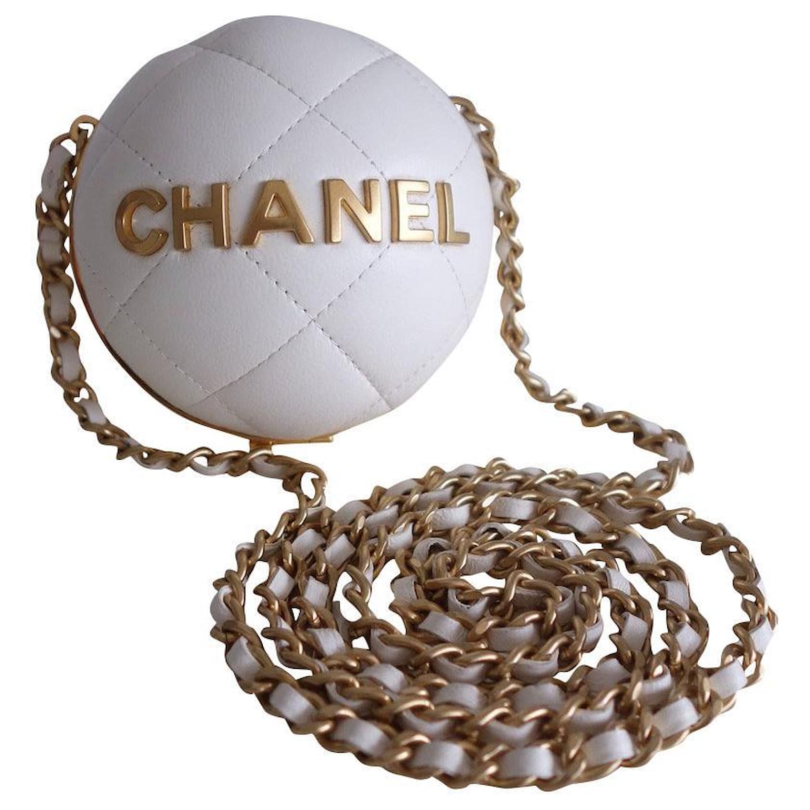 Chanel sphere minaudière White Leather ref.741907 - Joli Closet
