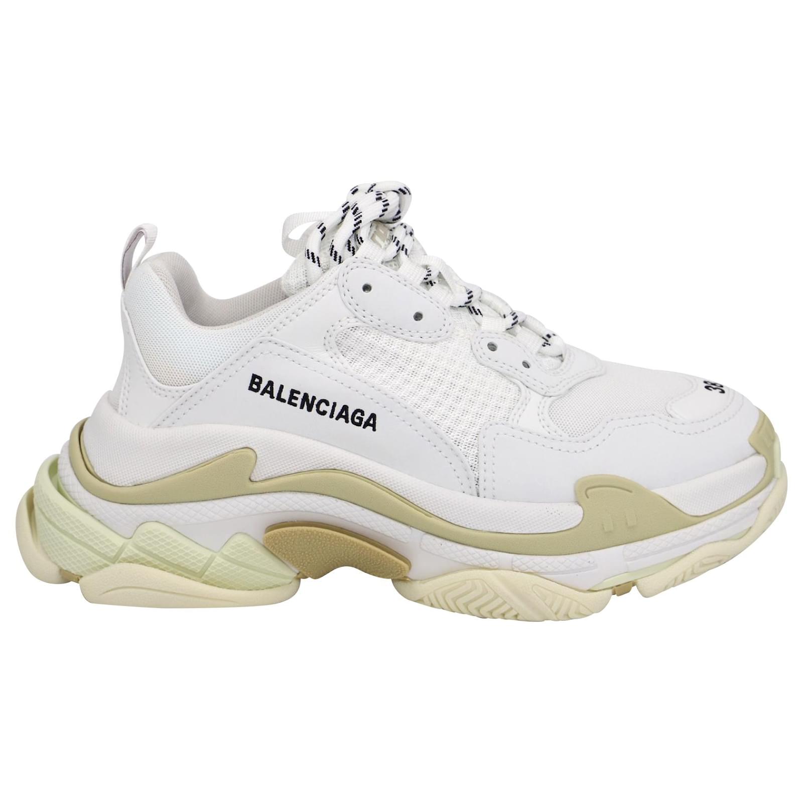 Balenciaga Triple S Sneakers White Polyurethane Plastic ref.743299 - Closet