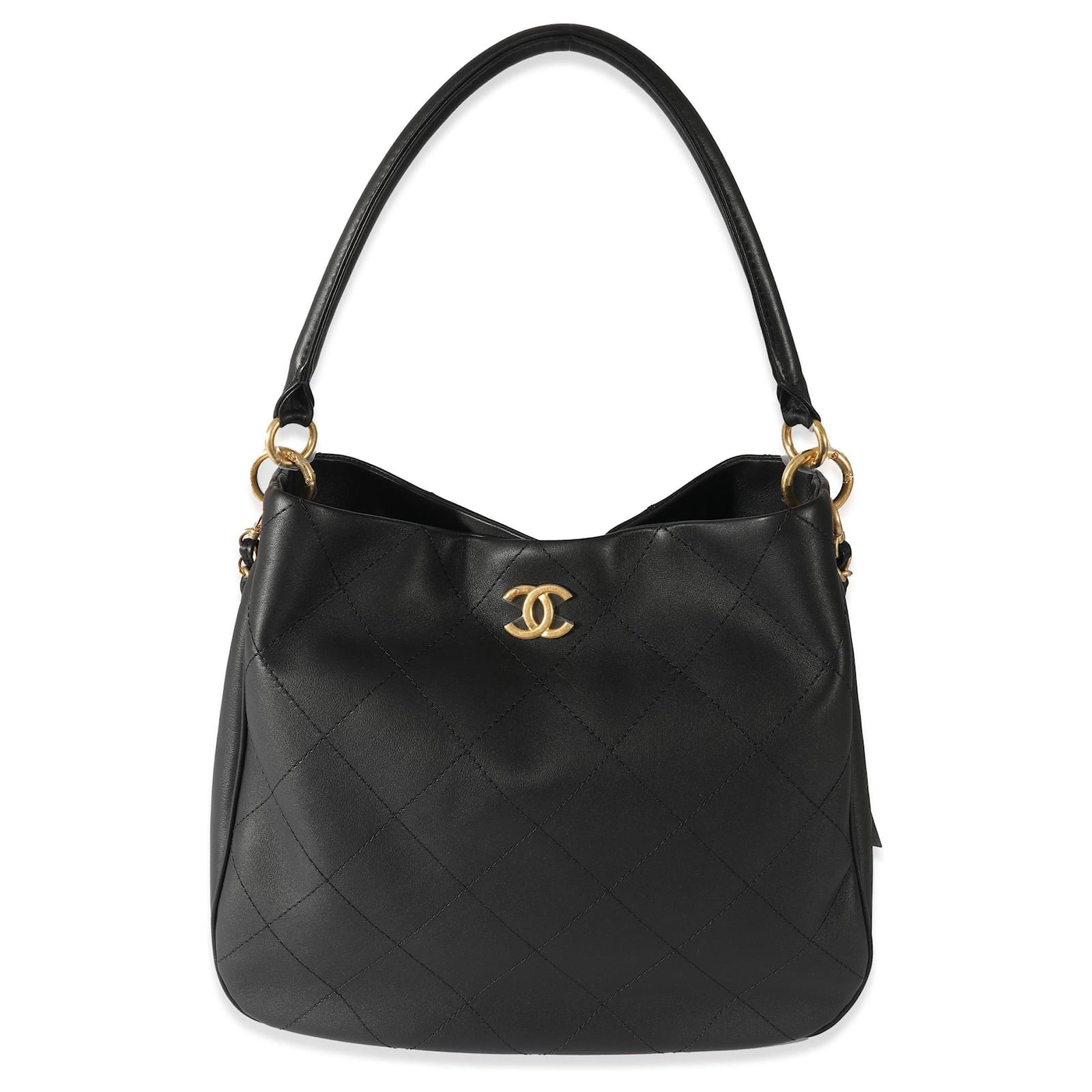 Chanel 22b Quilted Smooth Calfskin Maxi Hobo Black ref.744042