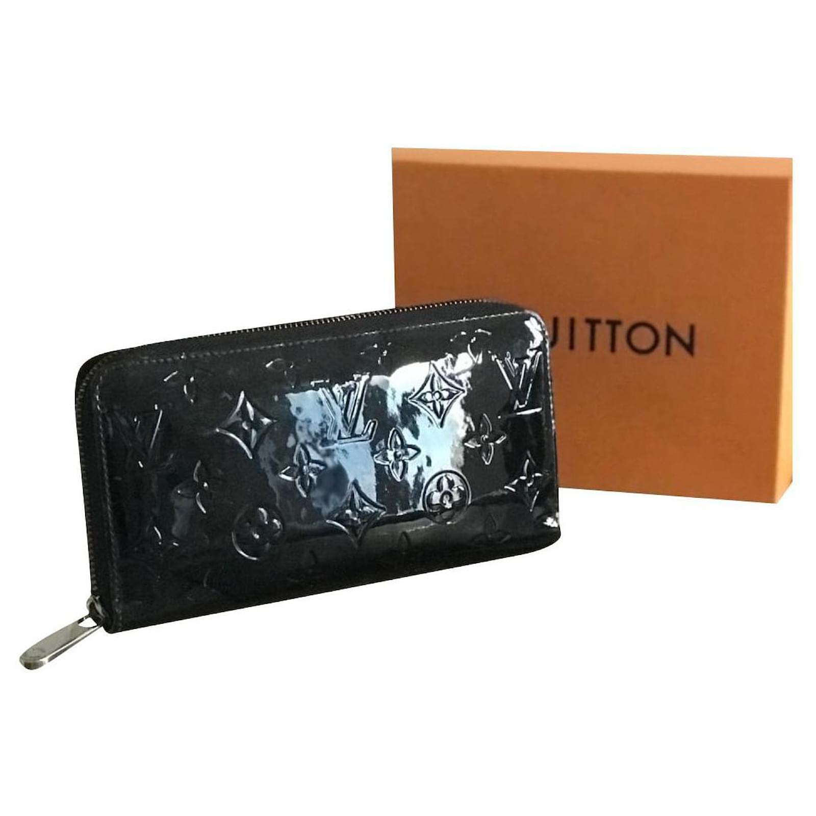 Only 208.50 usd for Louis Vuitton Noir Vernis Zippy Wallet Online at the  Shop