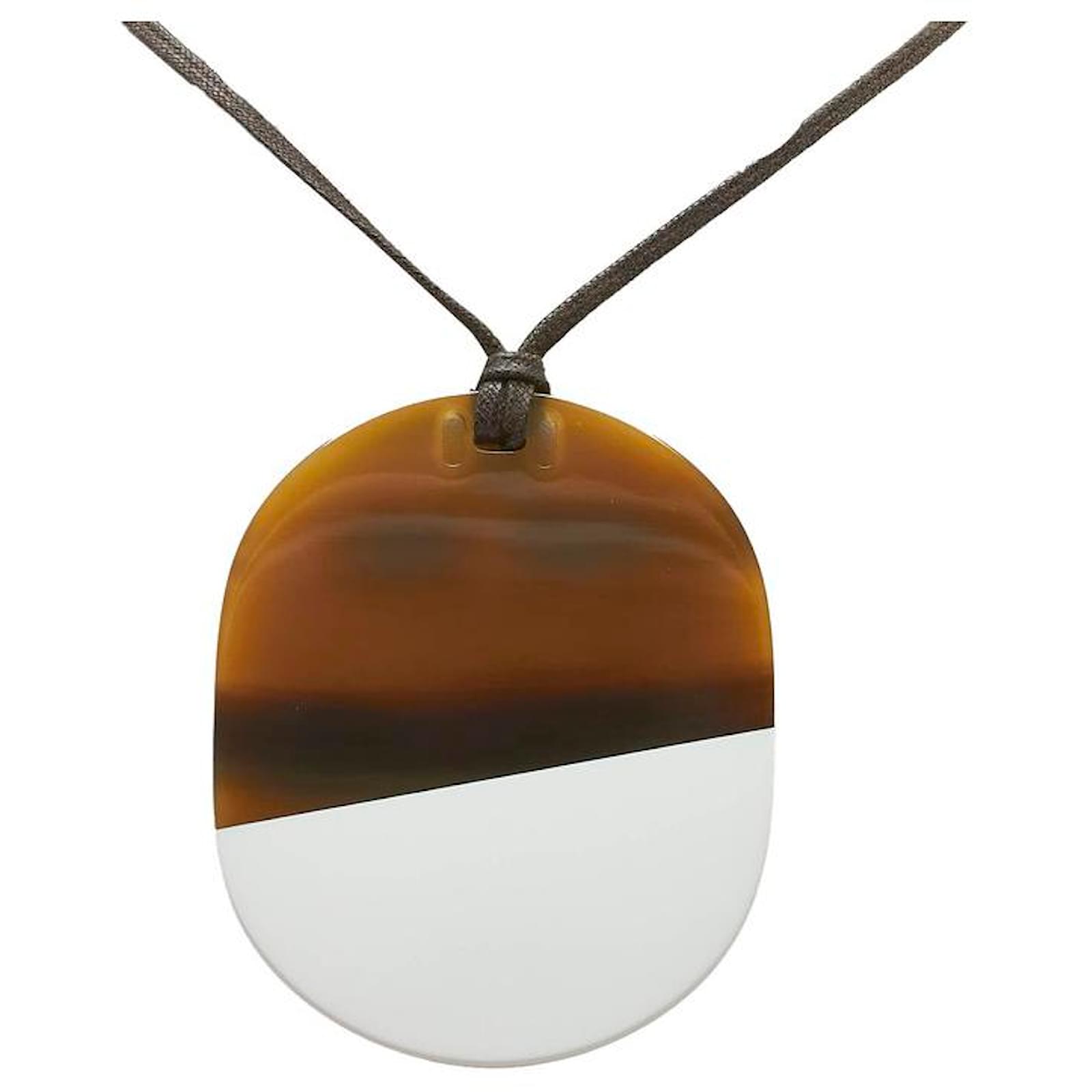 Hermès Pendentif Corne Or Hermès Collier Pendentif- Corne -Boîte New