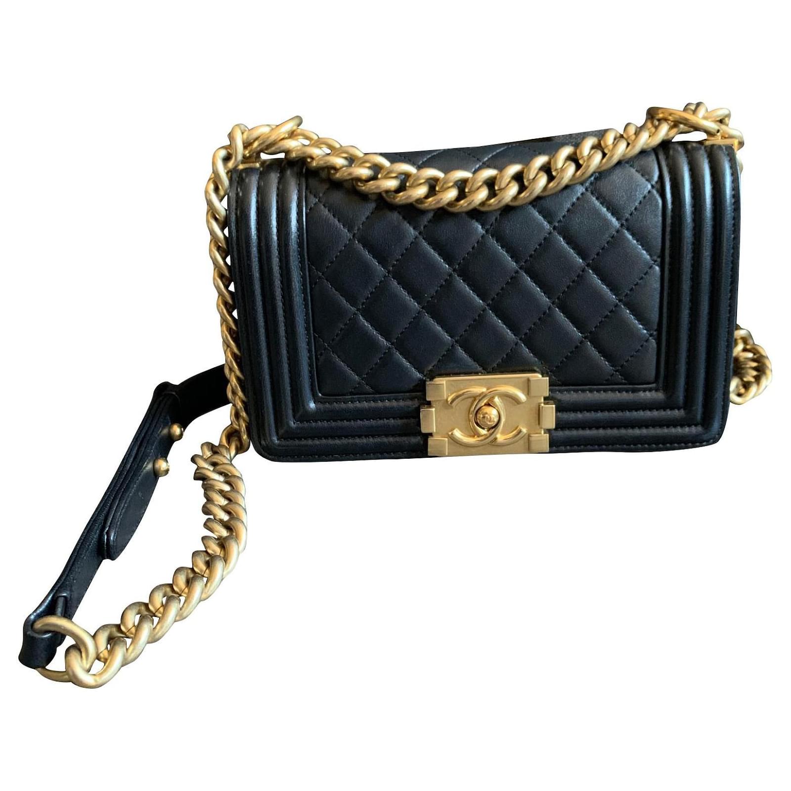 Chanel Boy small bag Black Leather ref.746584 - Joli Closet