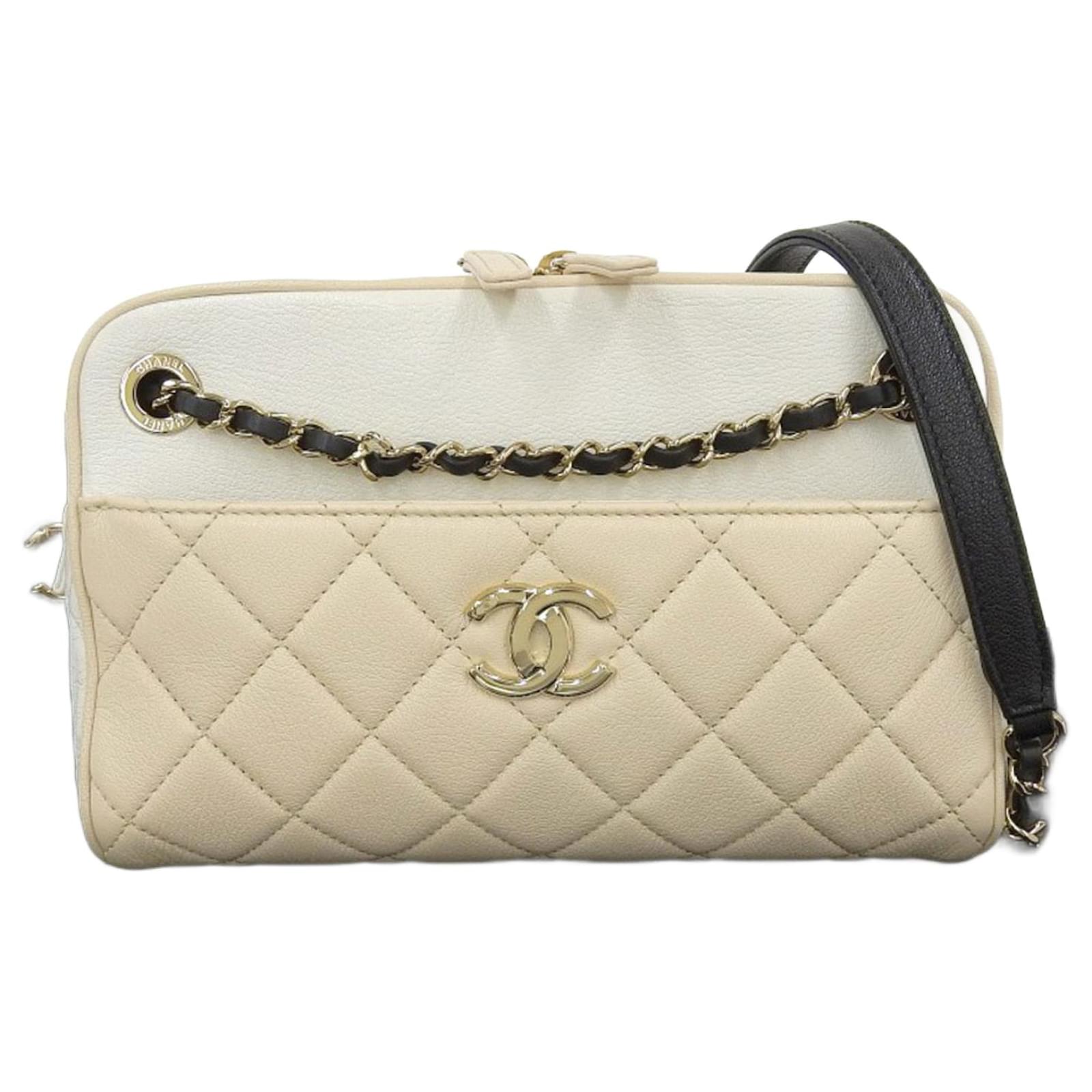 Chanel White Leather ref.750487 - Joli Closet