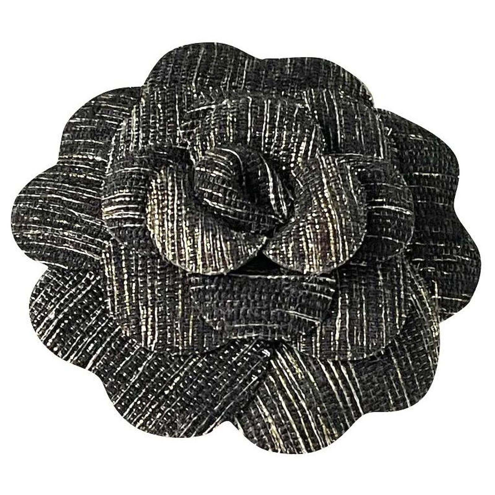 Broche Camélia DIY En Cuir - Couleurs Noir, Blanc, Or - Fait Main