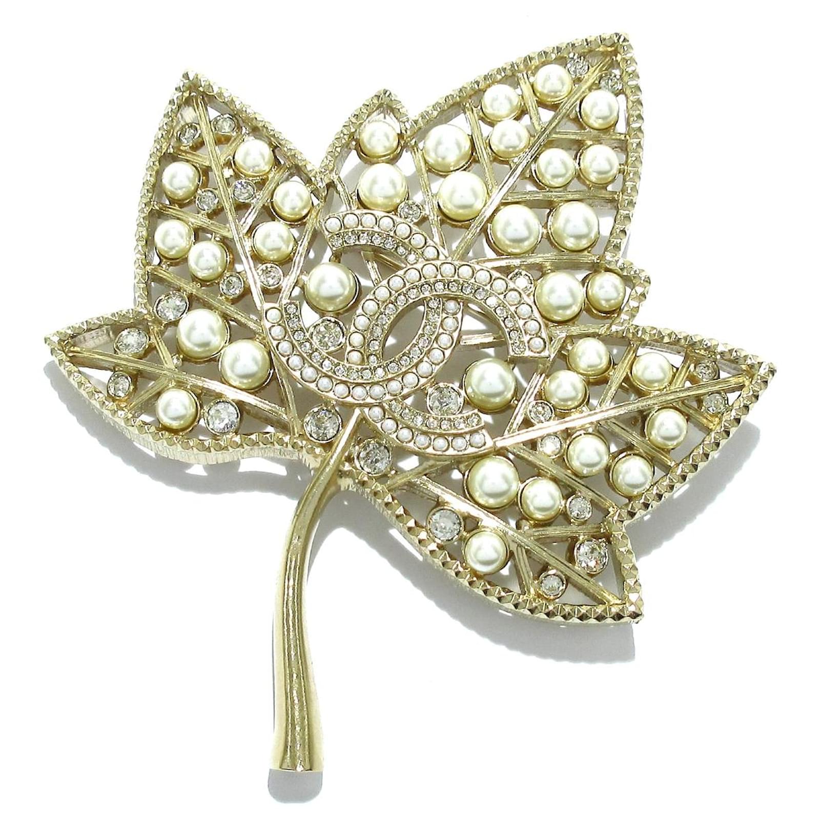 Broche Chanel Métal Doré ref.43102 - Joli Closet