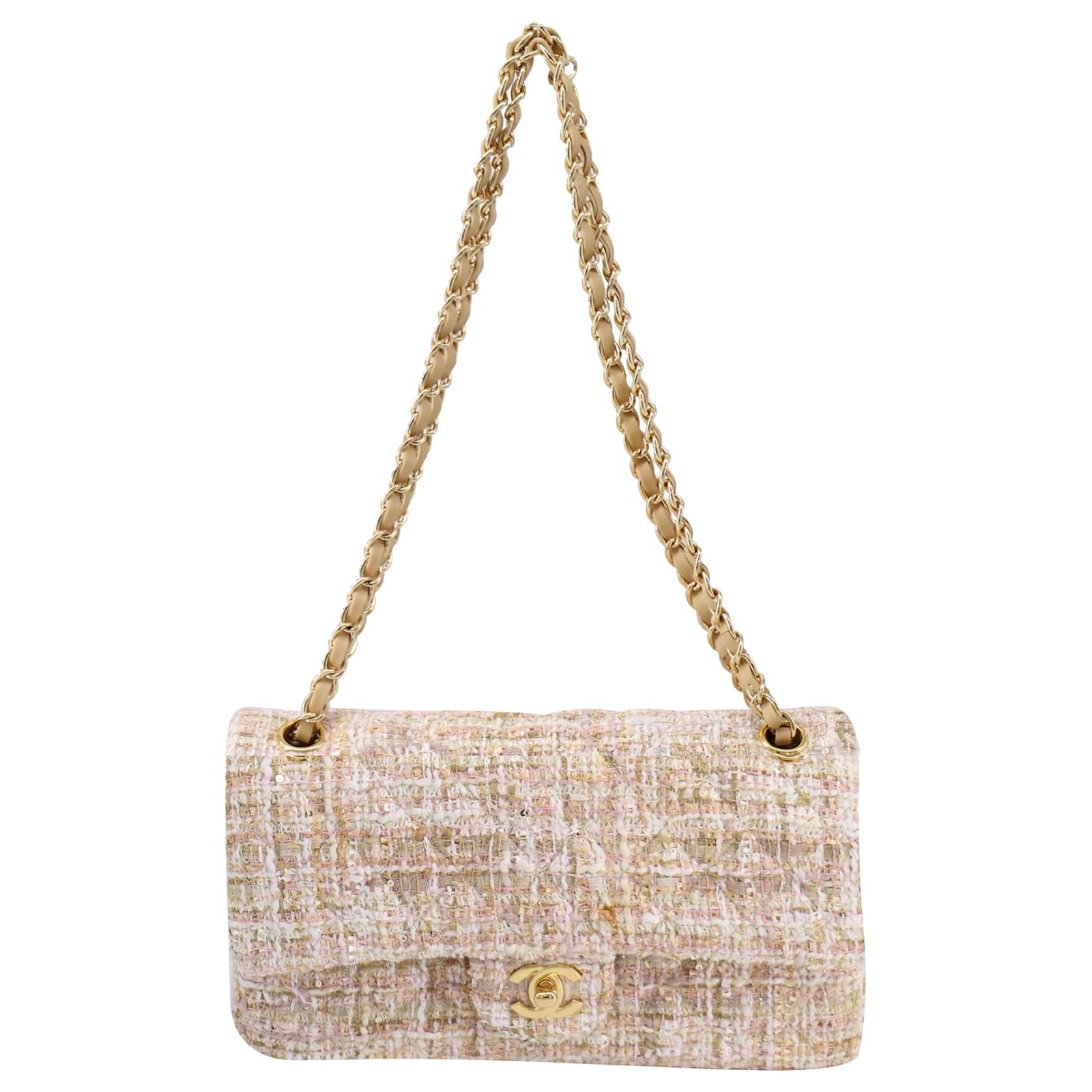 Timeless Bolso de hombro con solapa clásico de Chanel con metal