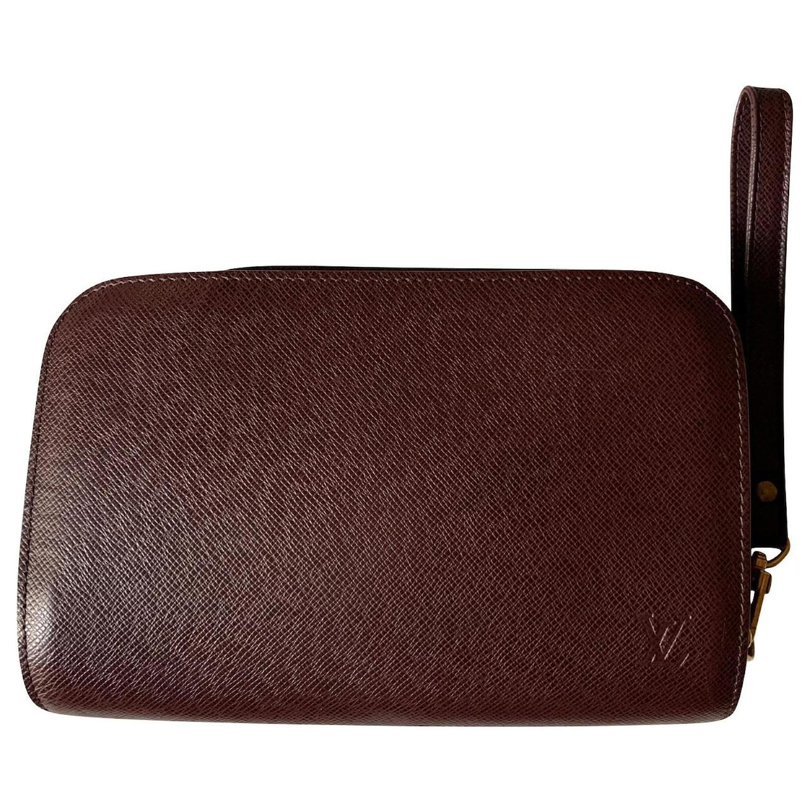 Louis Vuitton Ebony brown travel pouch Leather ref.757445 - Joli Closet