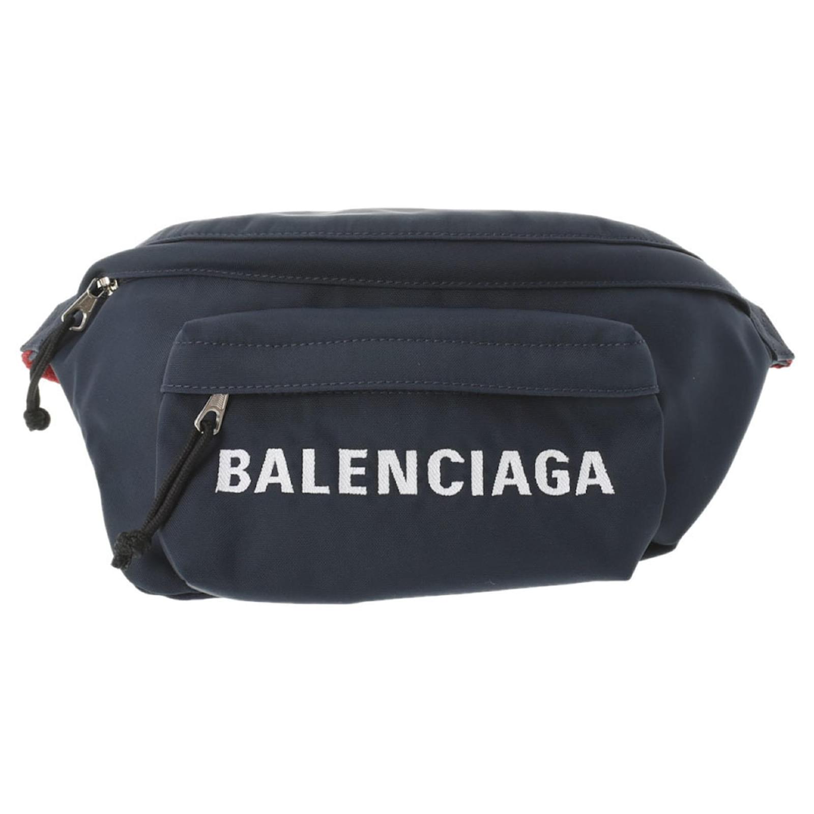 Balenciaga Fanny Pack Navy blue Synthetic ref.758580 - Joli Closet