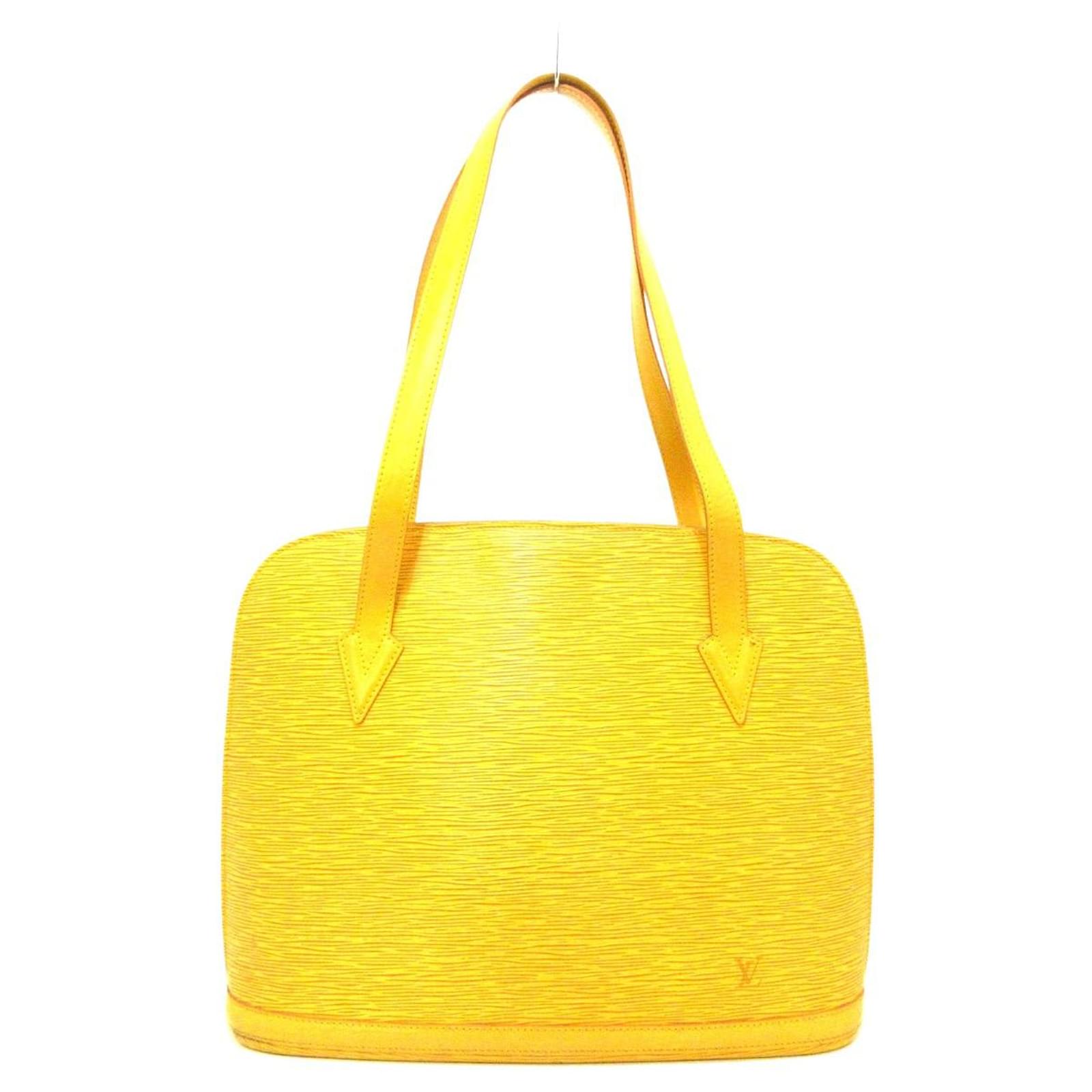 Louis Vuitton Lussac Yellow Leather ref.761352 - Joli Closet