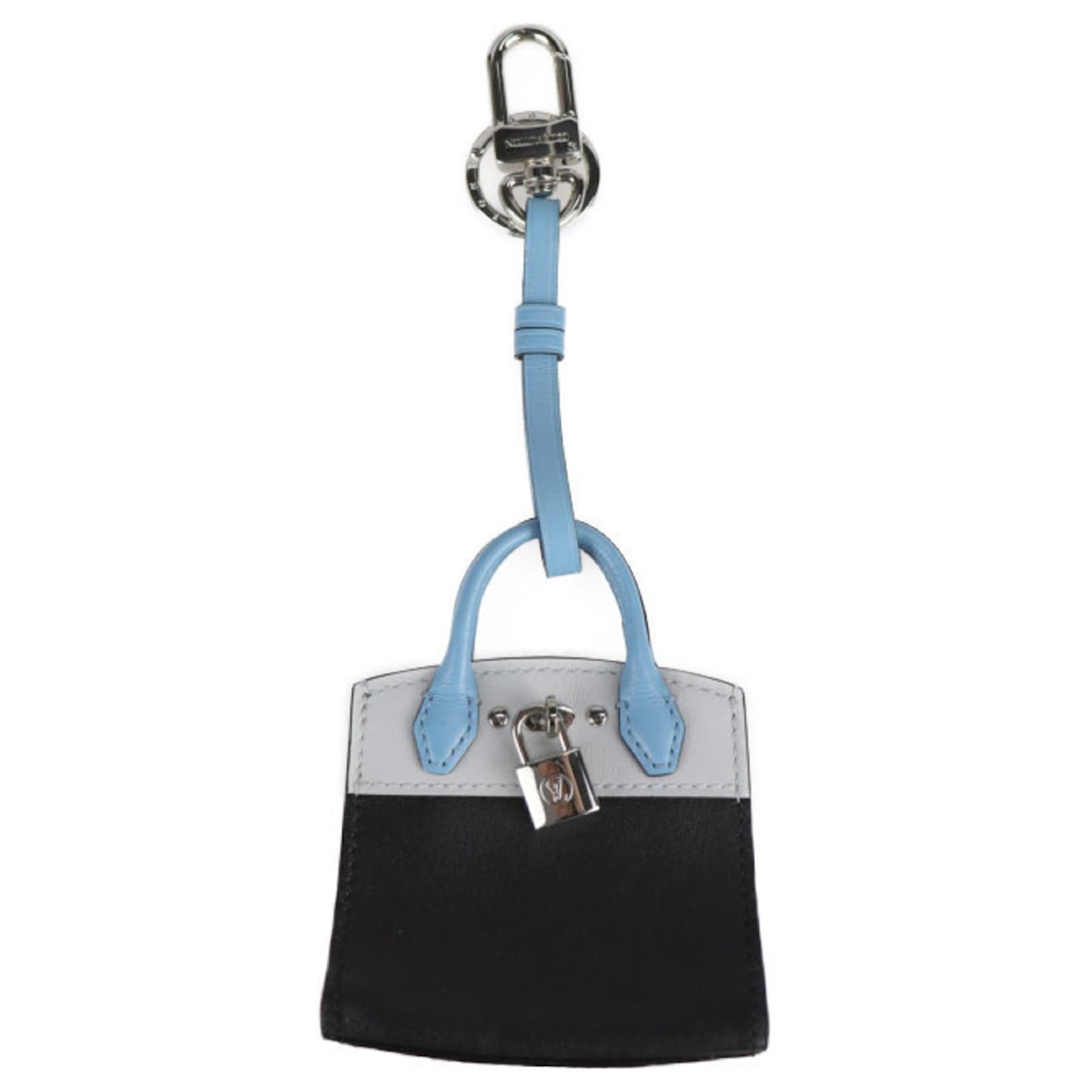 Louis Vuitton Light blue Leather ref.763043 Joli Closet