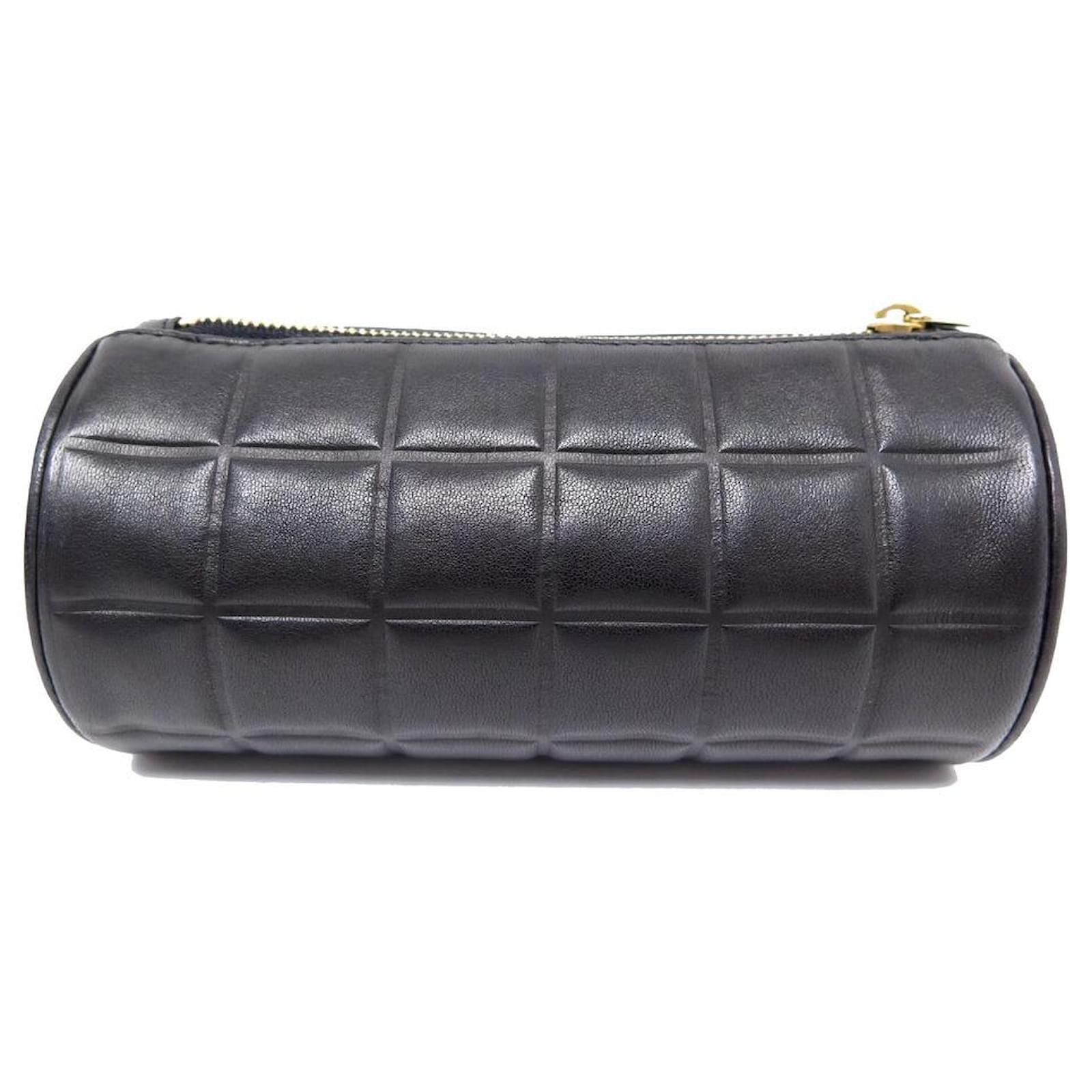 Clutch Bags Chanel New Chanel Pouch in Black Quilted Leather Logo CC Chocolate Bar Leather Round