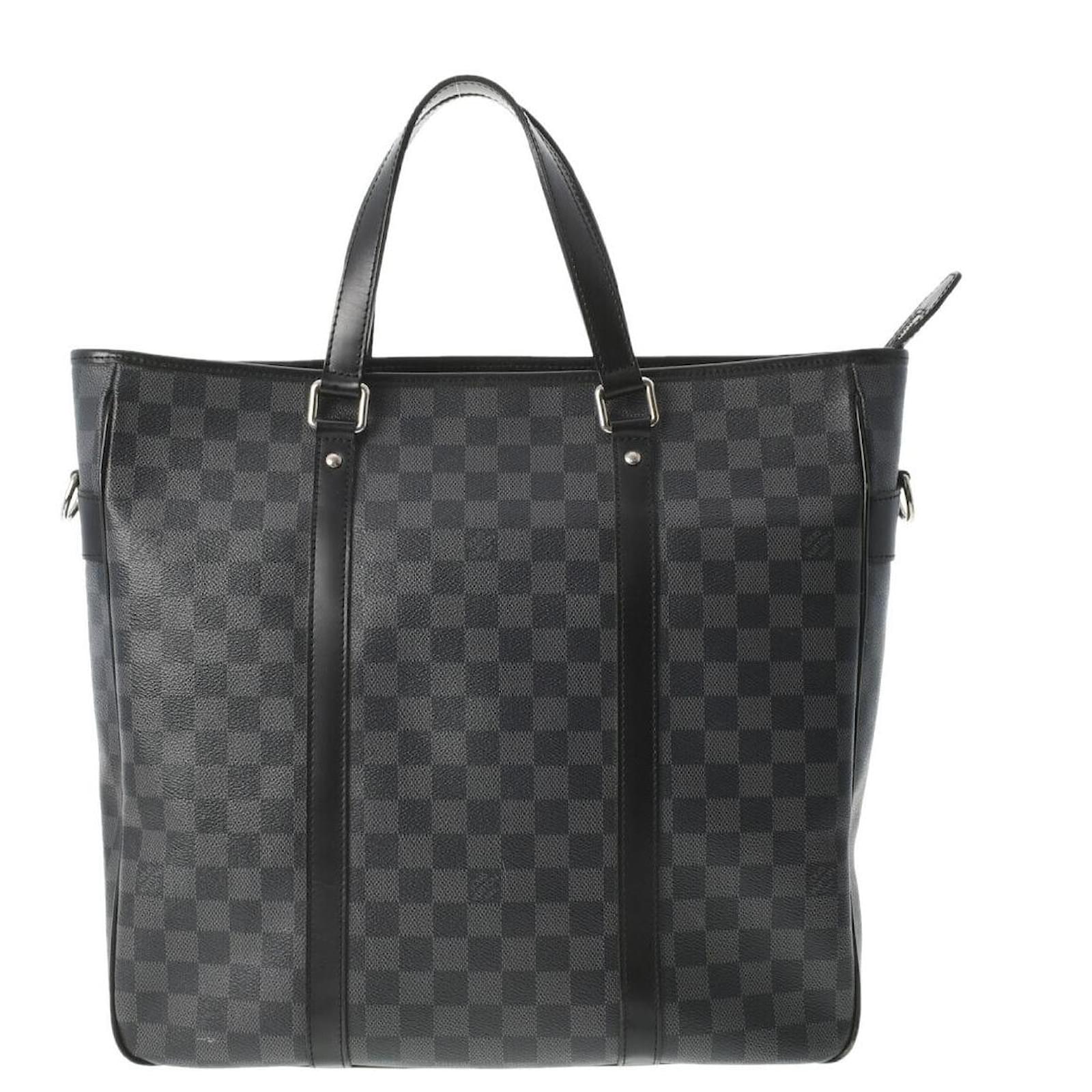 Louis Vuitton Tadao(Black)