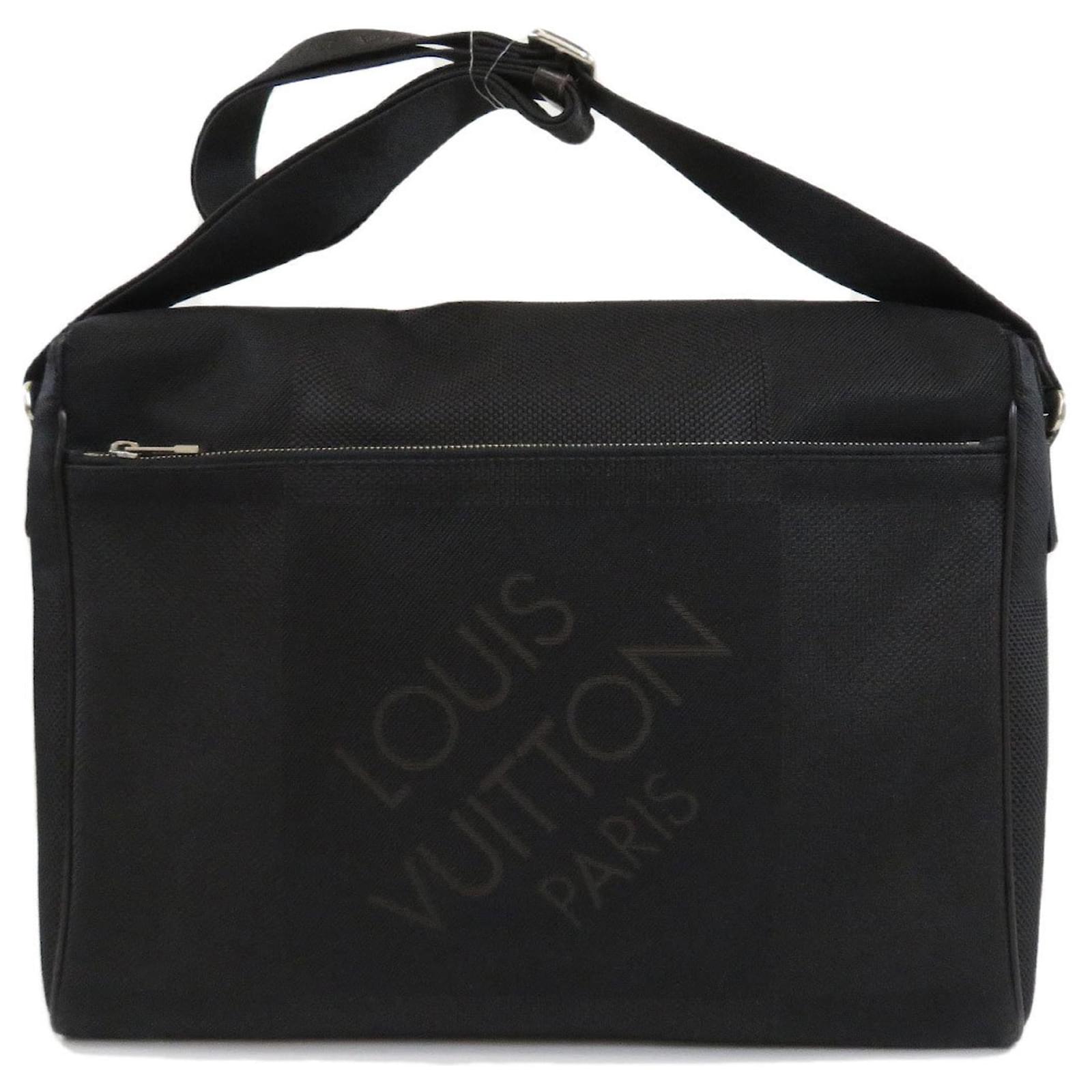 Louis Vuitton Computer Sleeve PM Black ref.181990 - Joli Closet